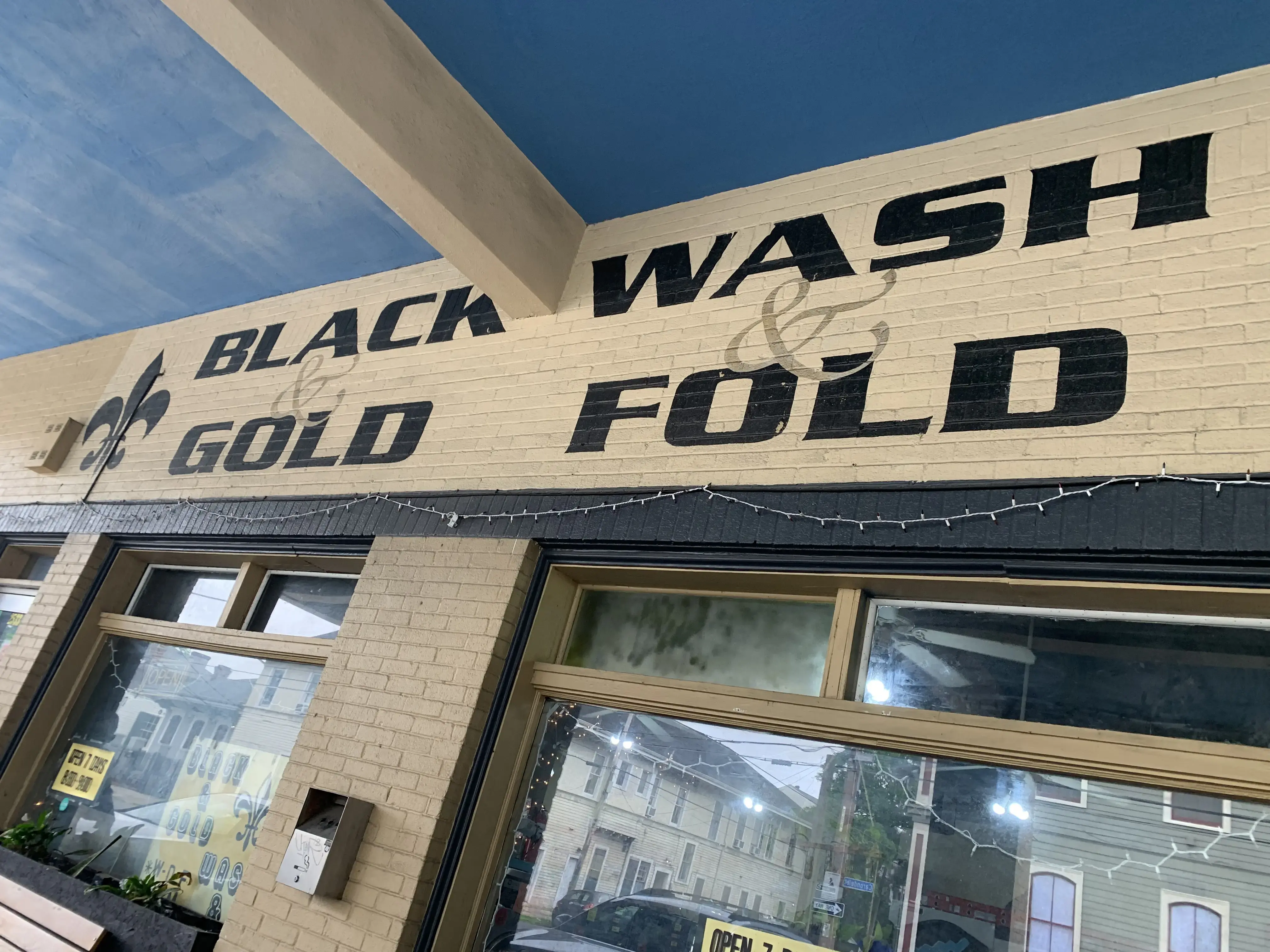 Black & Gold Wash & Fold® - Image 2