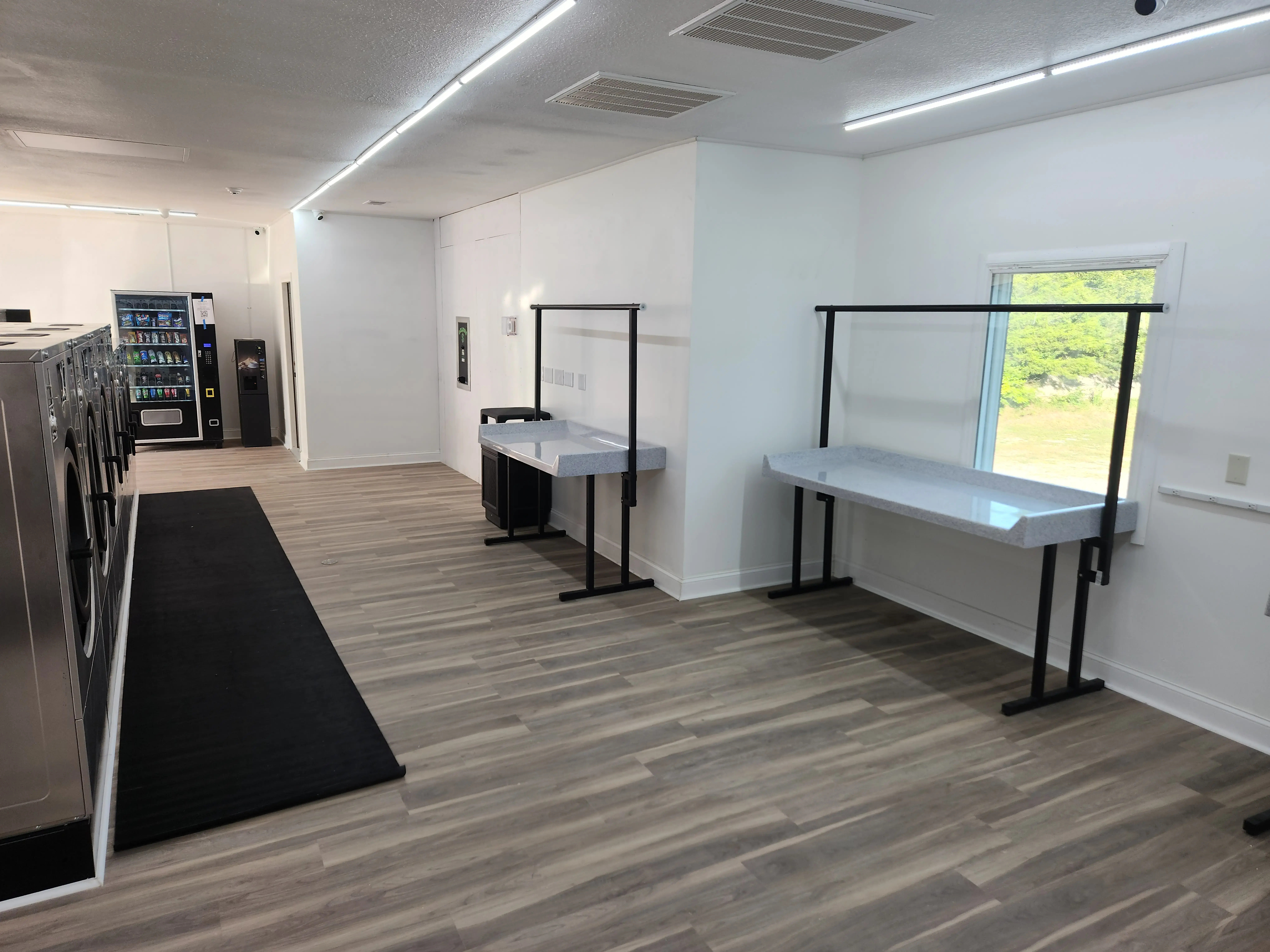 Blaine Laundromat - Image 3