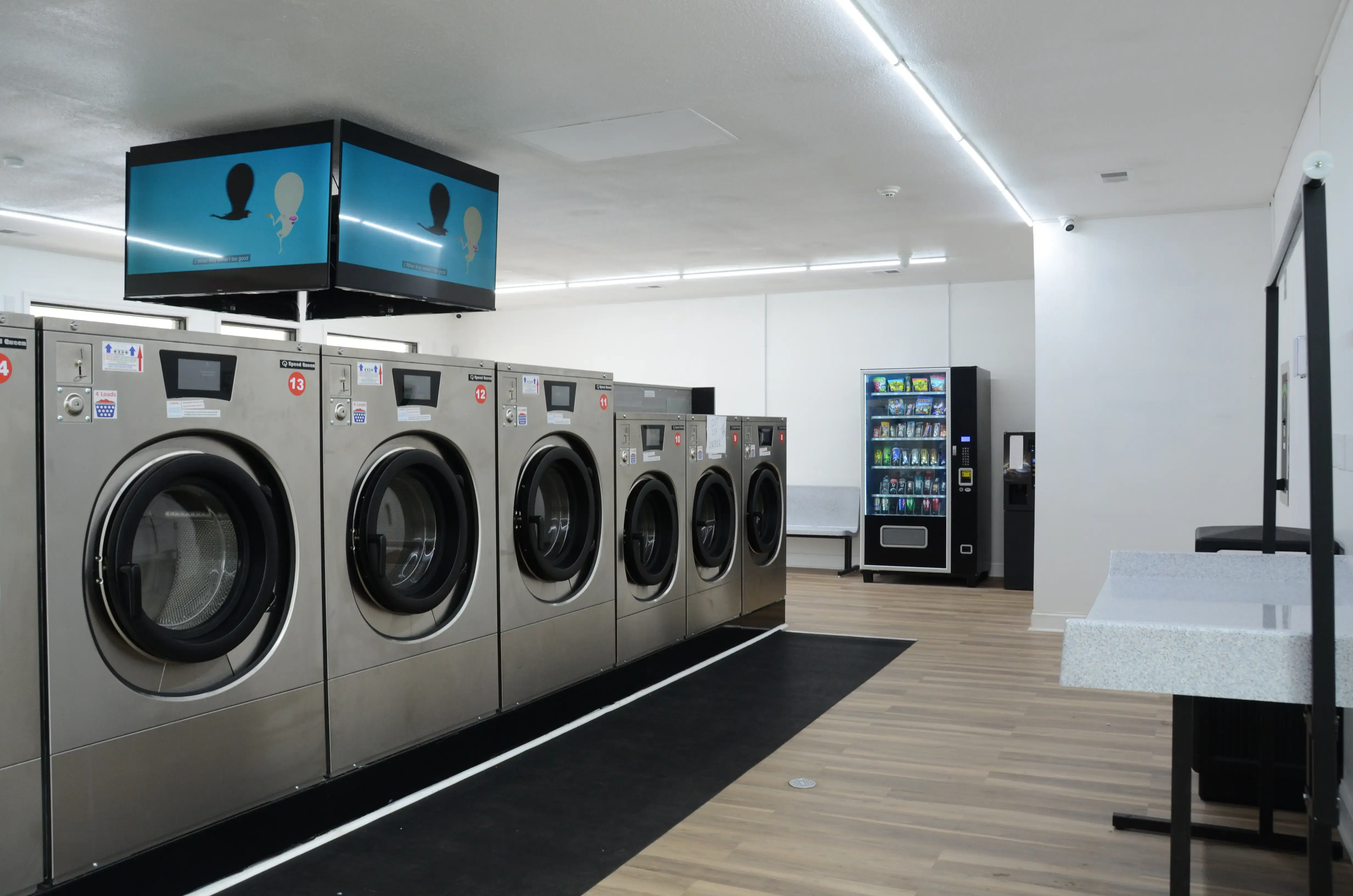 Blaine Laundromat thumbnail 19