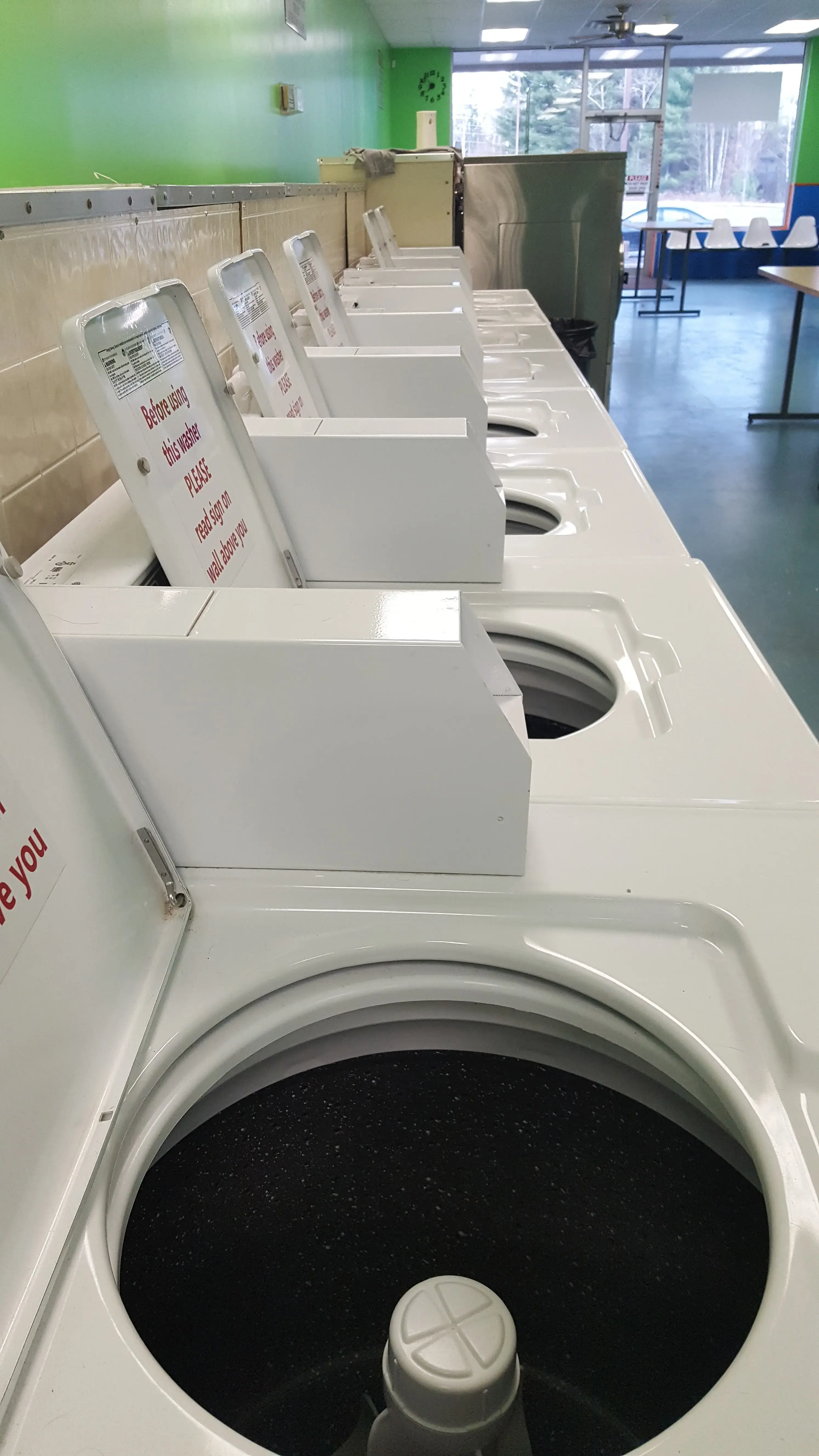 Blakeslee Laundromat - Image 7