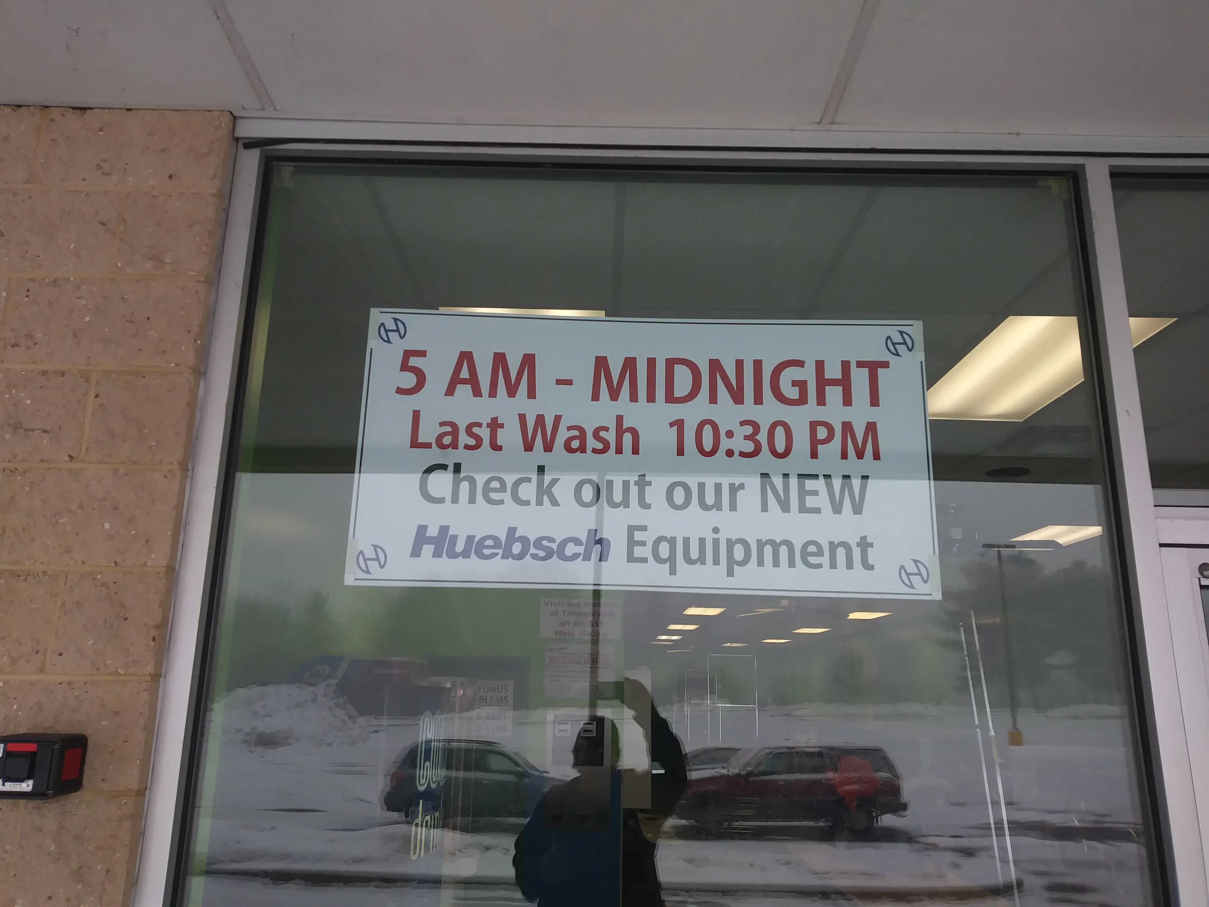 Blakeslee Laundromat - Image 16