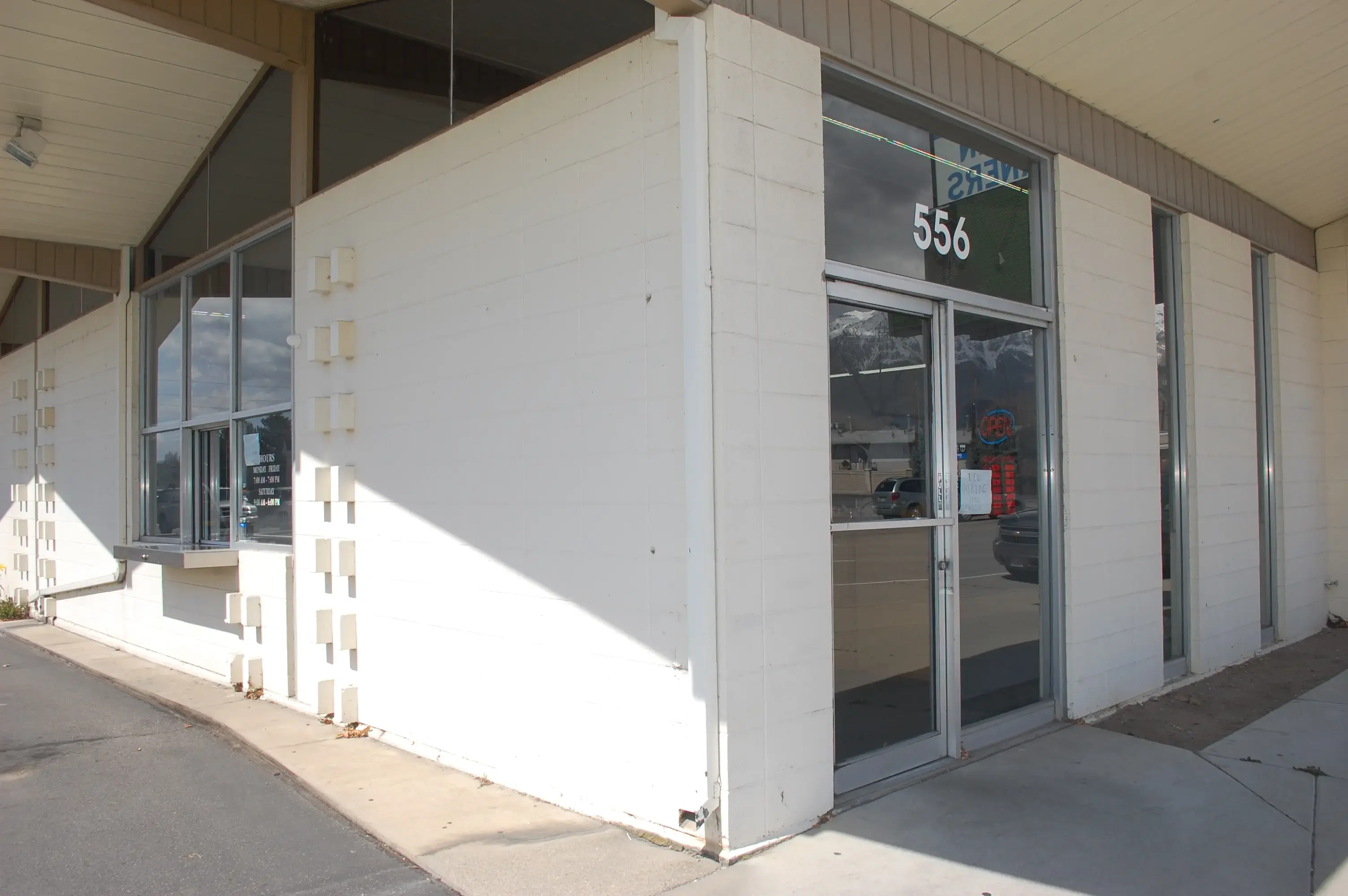 Blanco's Family Cleaners - Image 4