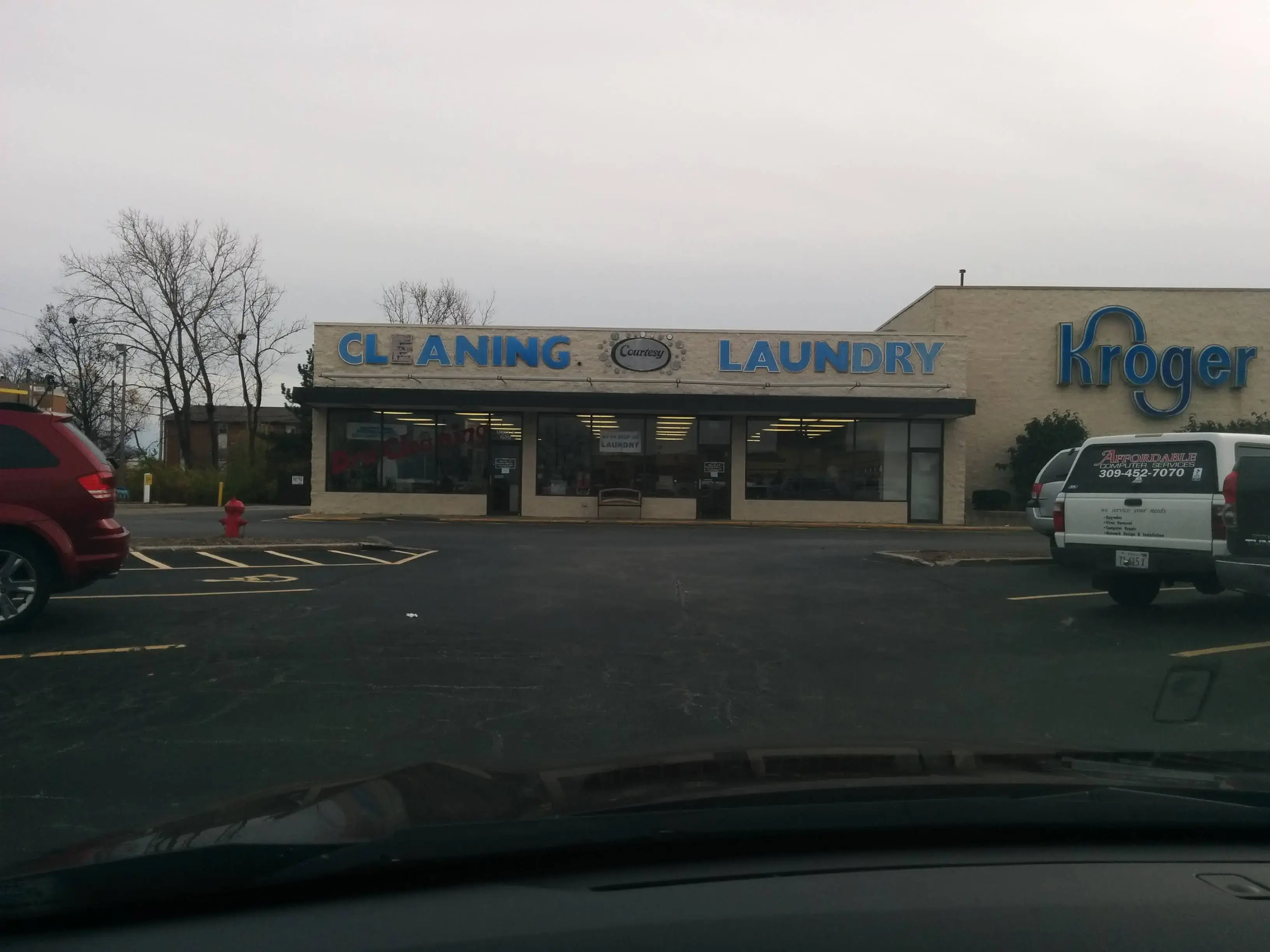 Bloomington Laundry | Courtesy Cleaning - Image 3