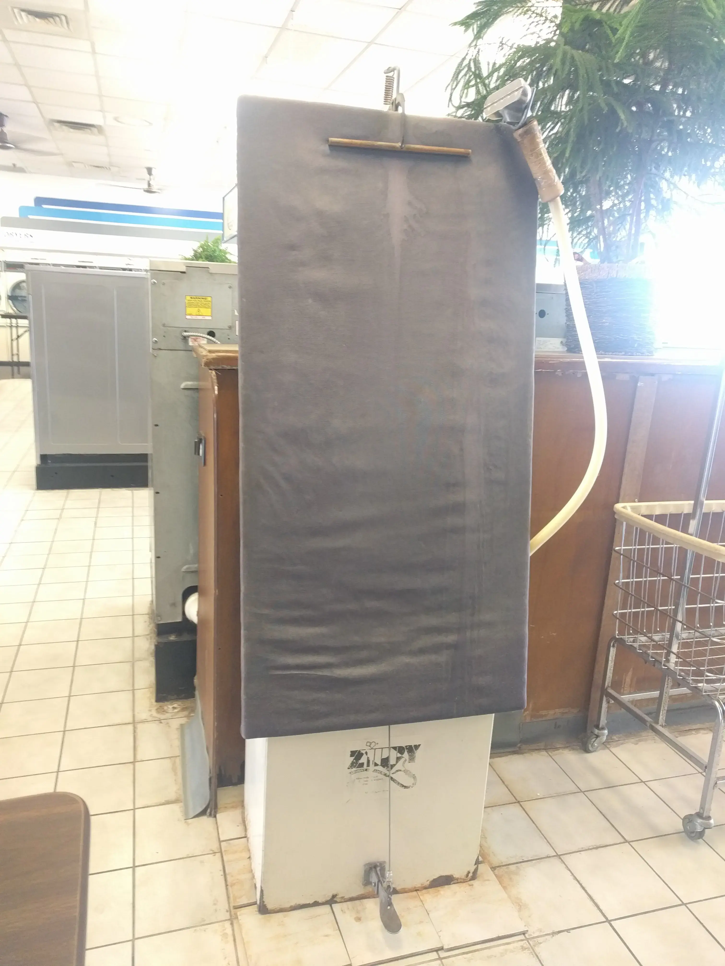 Bloomington Laundry | Courtesy Cleaning - Image 15