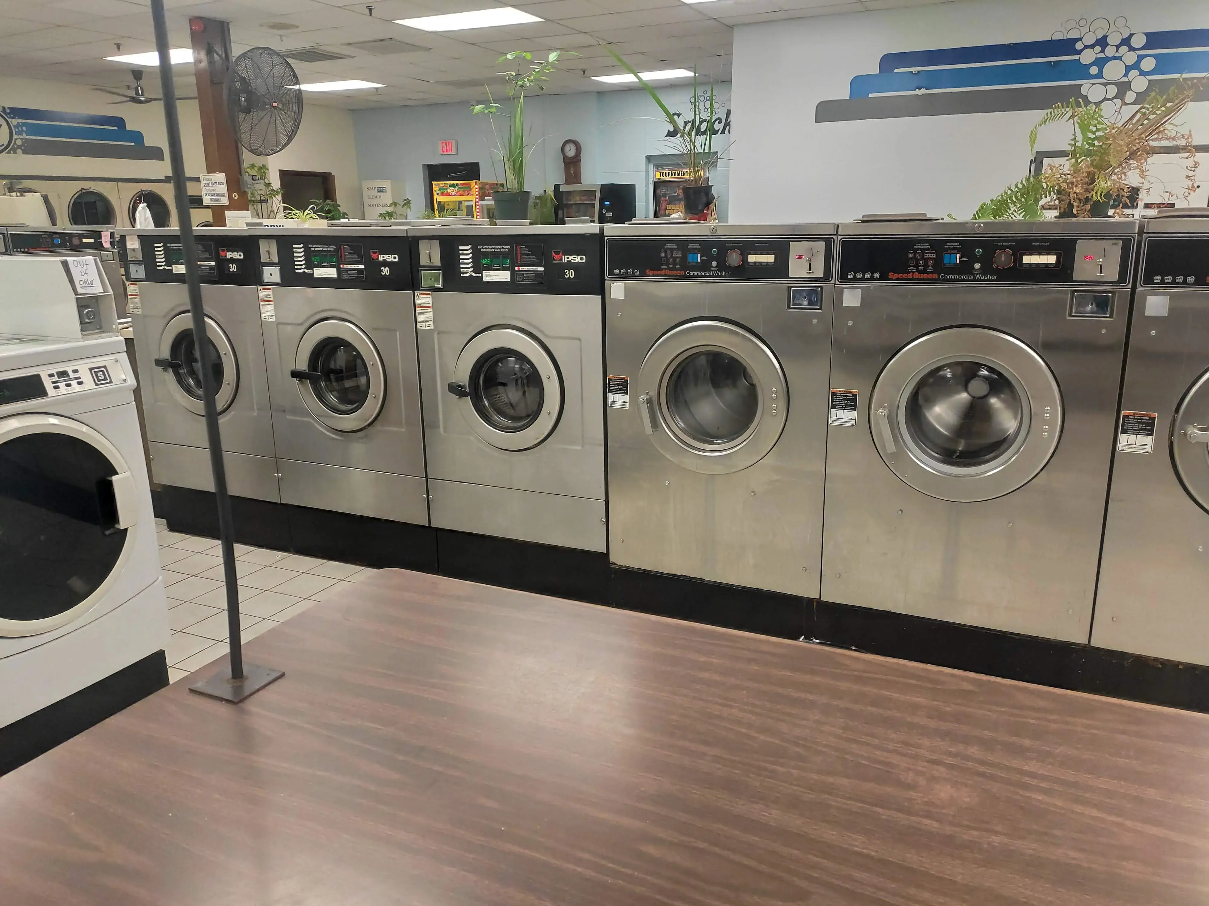 Bloomington Laundry | Courtesy Cleaning - Image 18