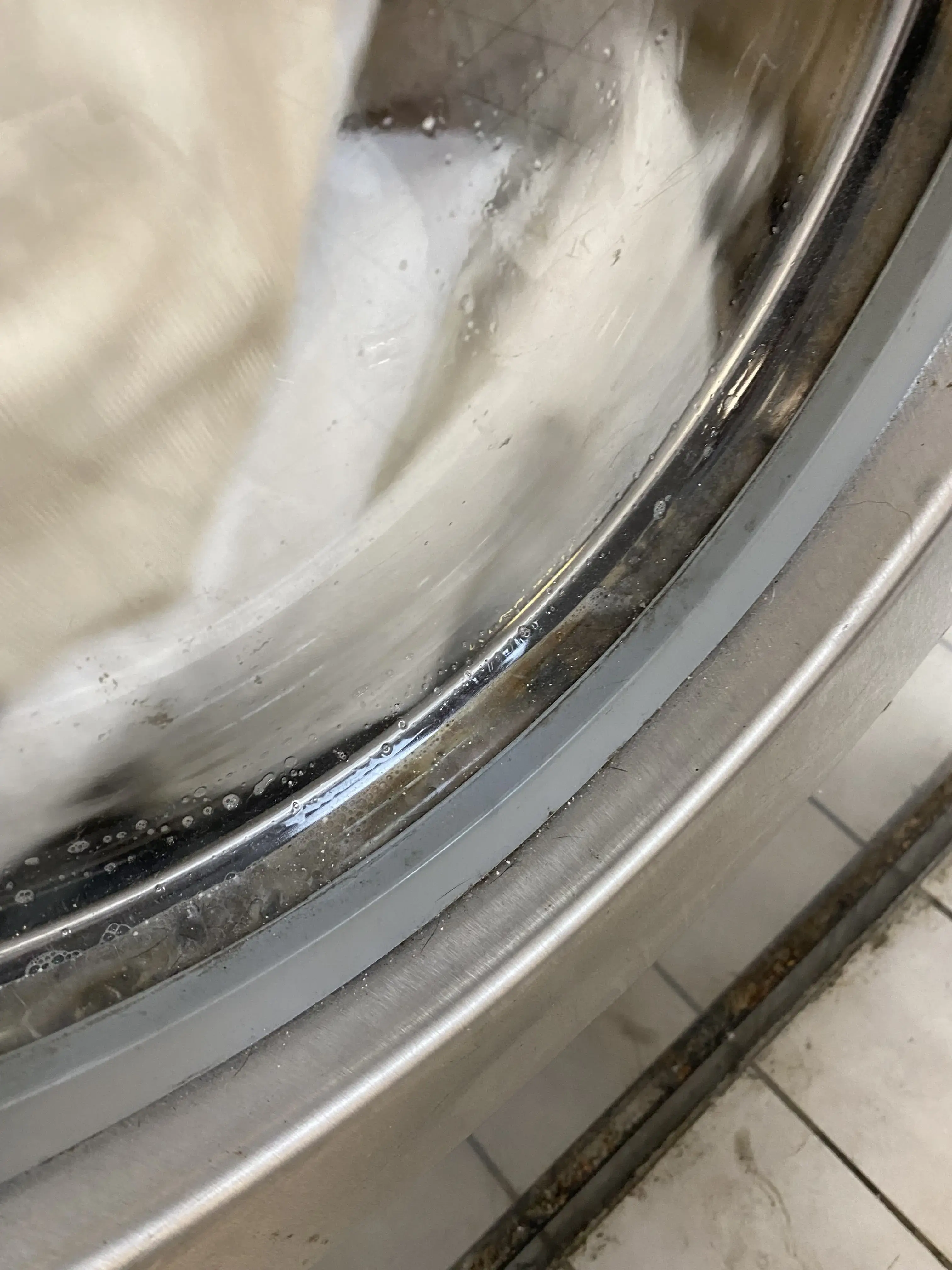 Bloomington Laundry | Courtesy Cleaning thumbnail 9
