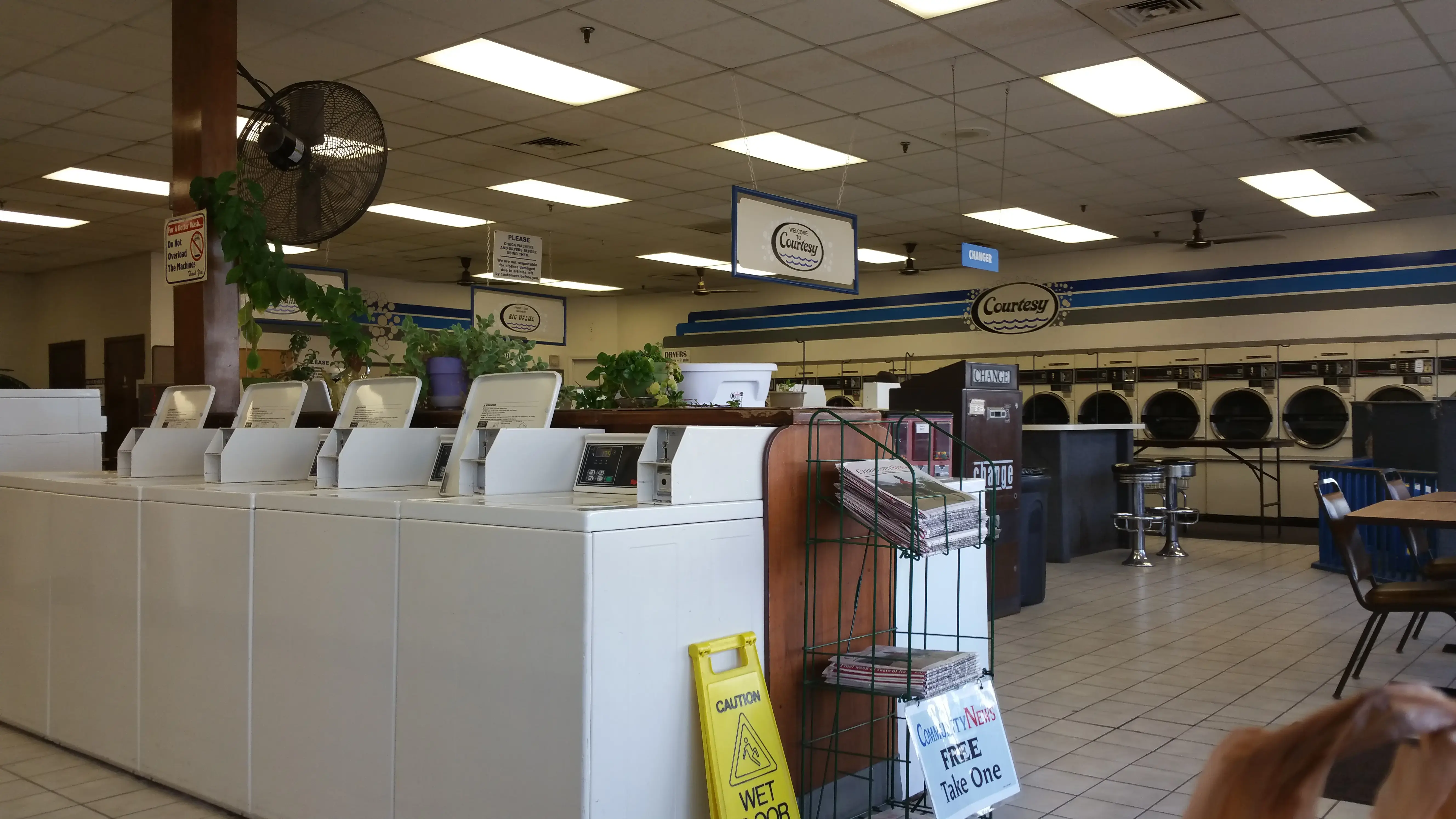 Bloomington Laundry | Courtesy Cleaning thumbnail 19