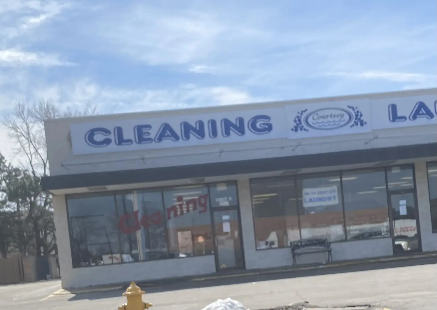 Bloomington Laundry | Courtesy Cleaning thumbnail 6