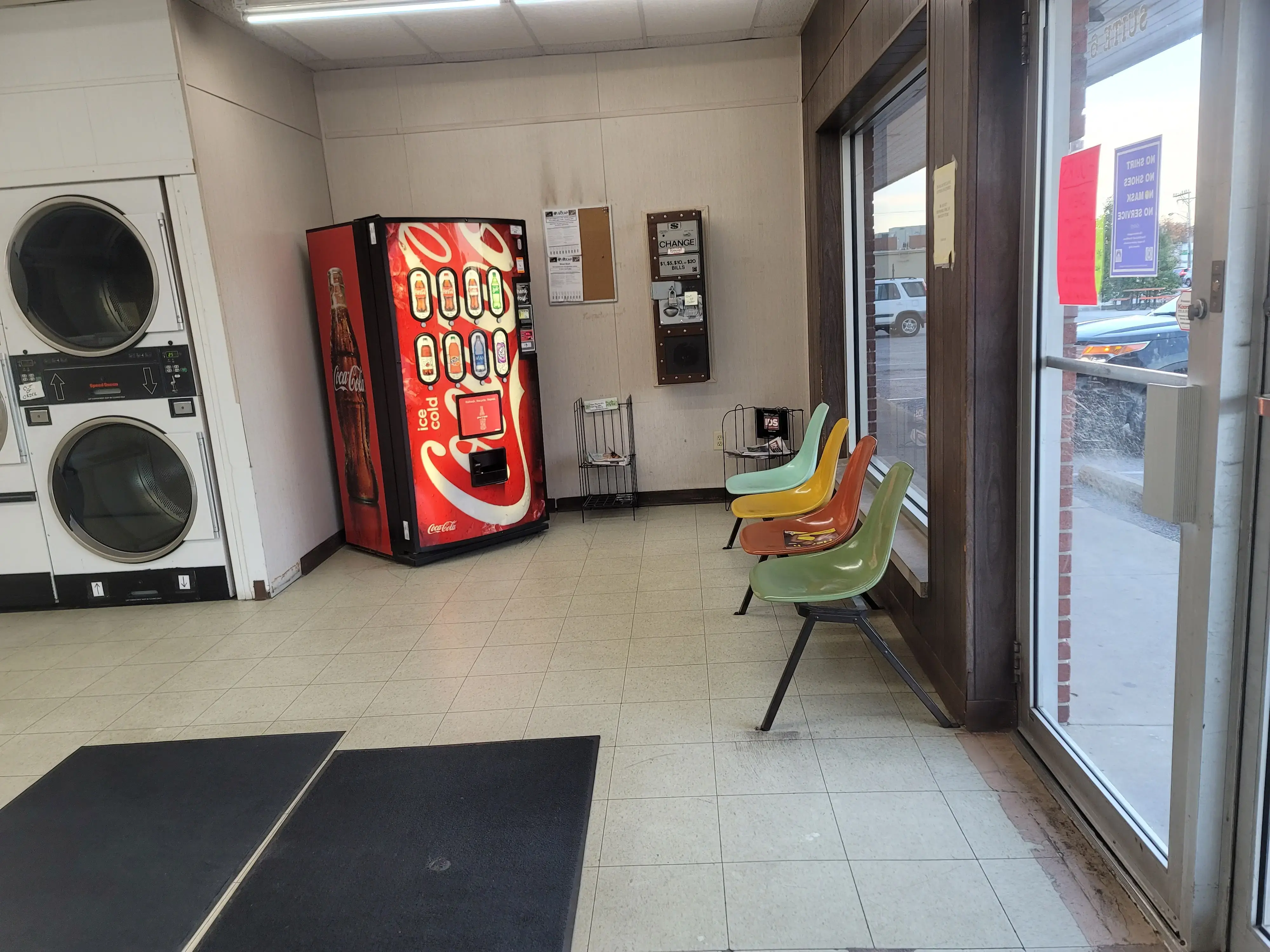 Bloomington Quick Clean Laundry - Image 3