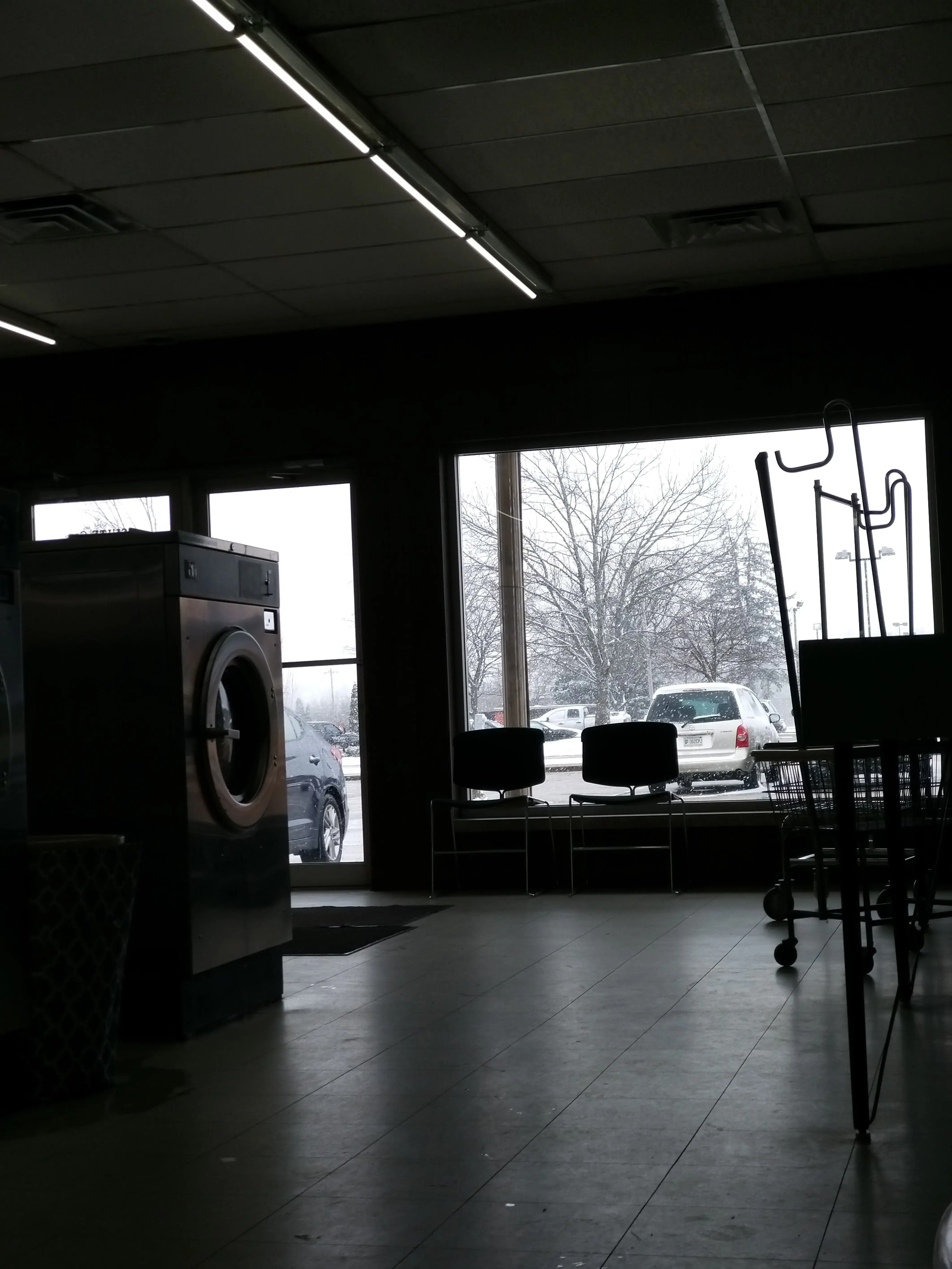 Bloomington Quick Clean Laundry - Image 4
