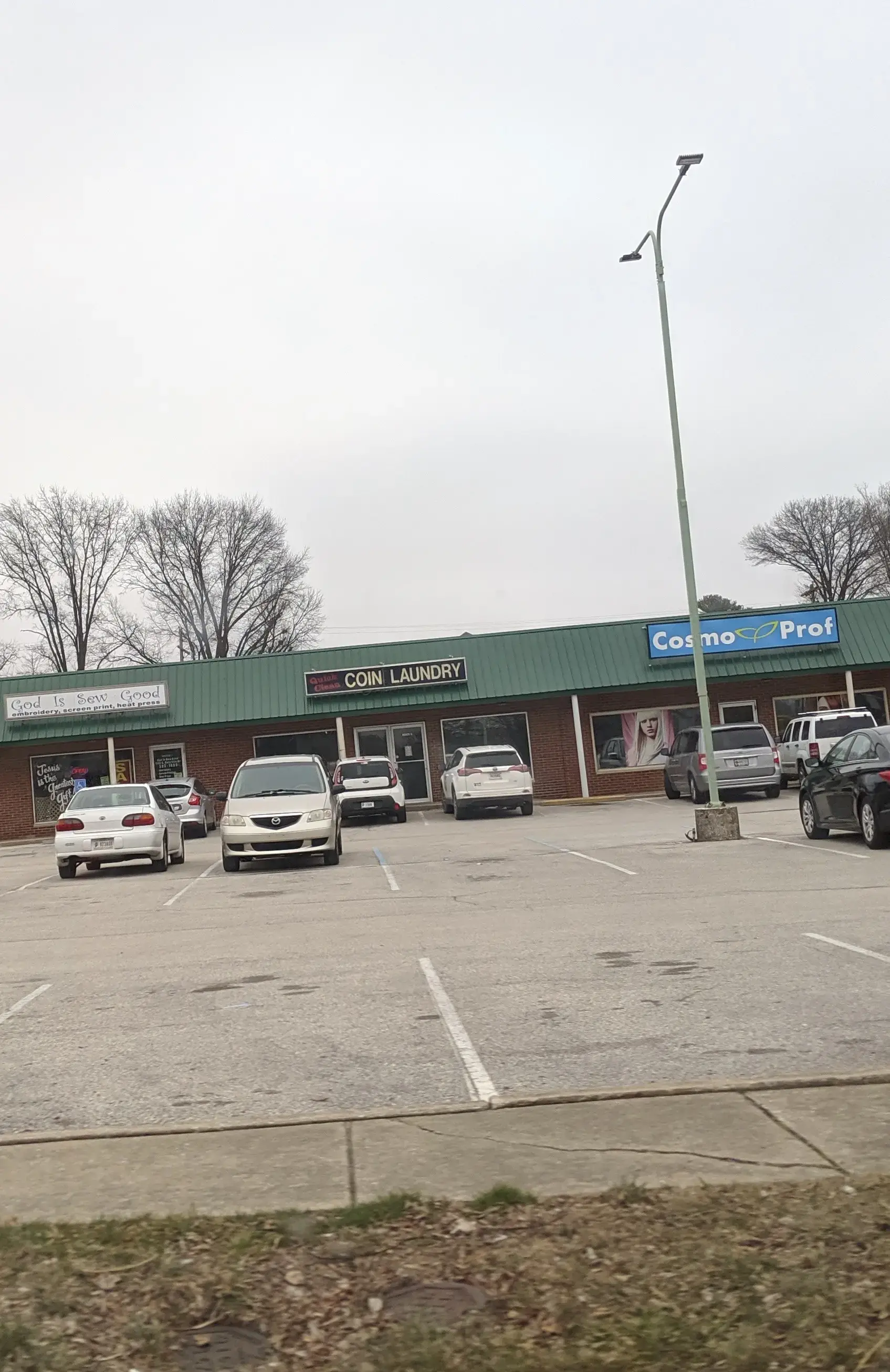 Bloomington Quick Clean Laundry thumbnail 5