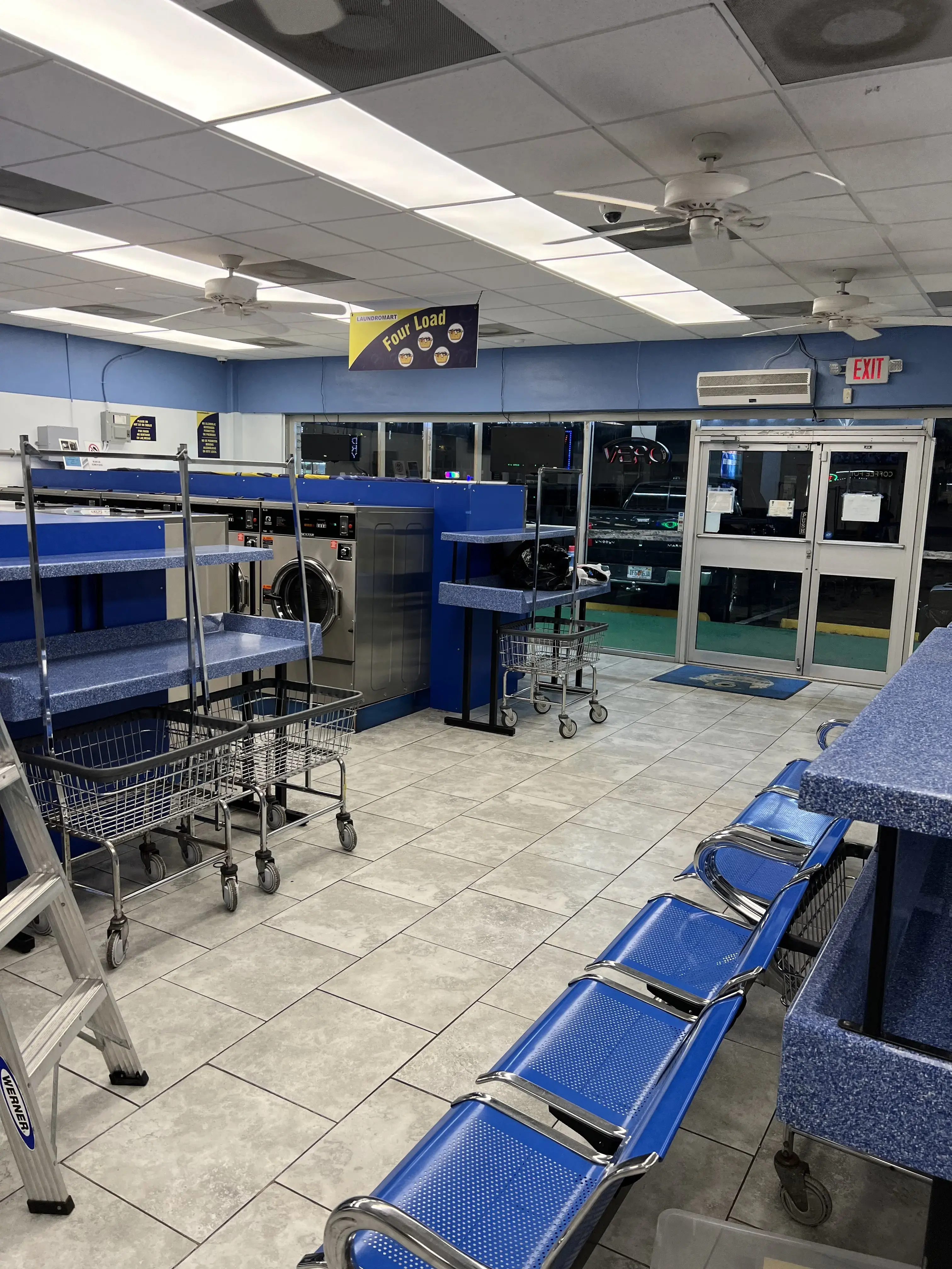 Blue Bubble Laundry - Image 2