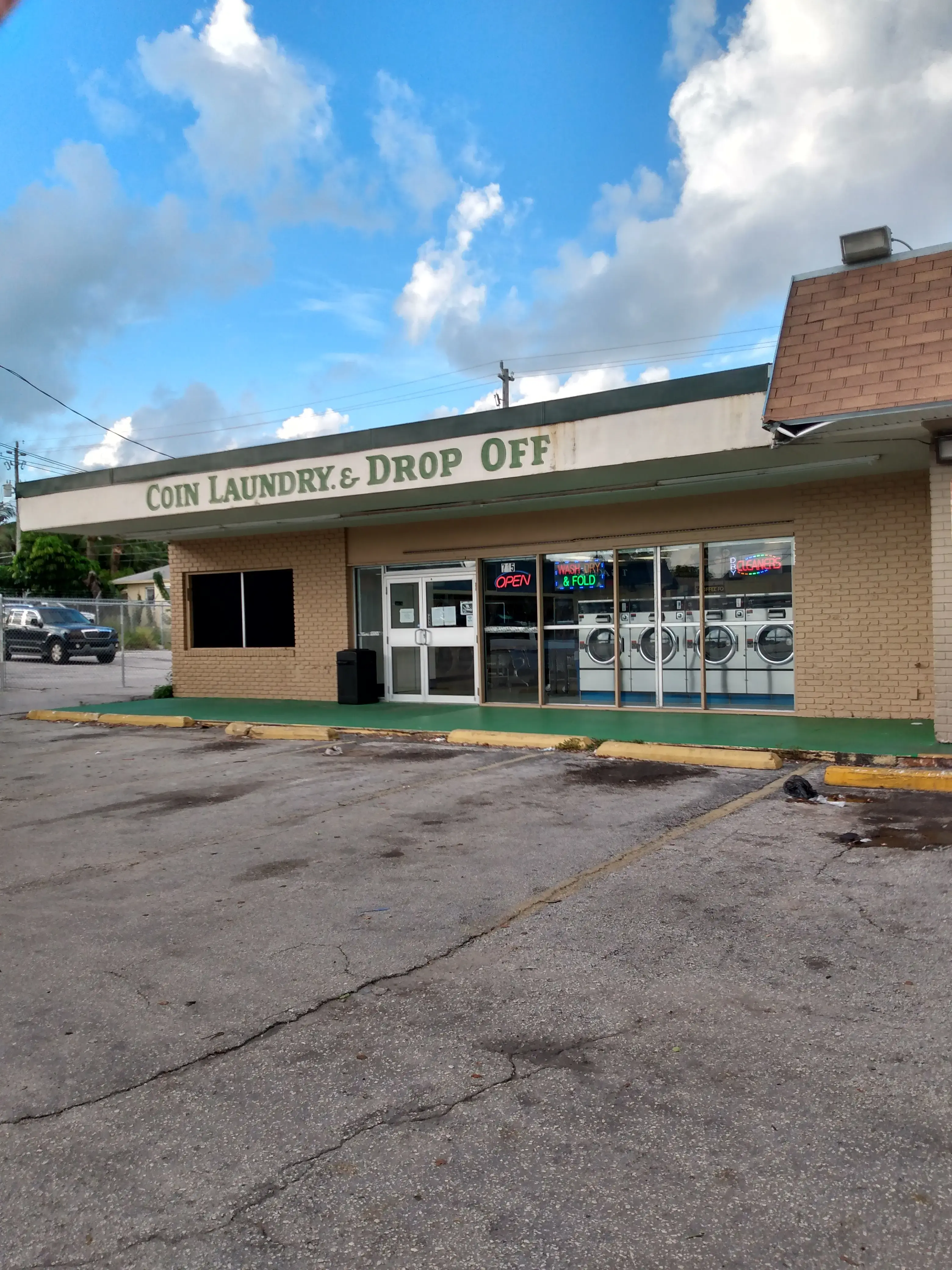 Blue Bubble Laundry - Image 12