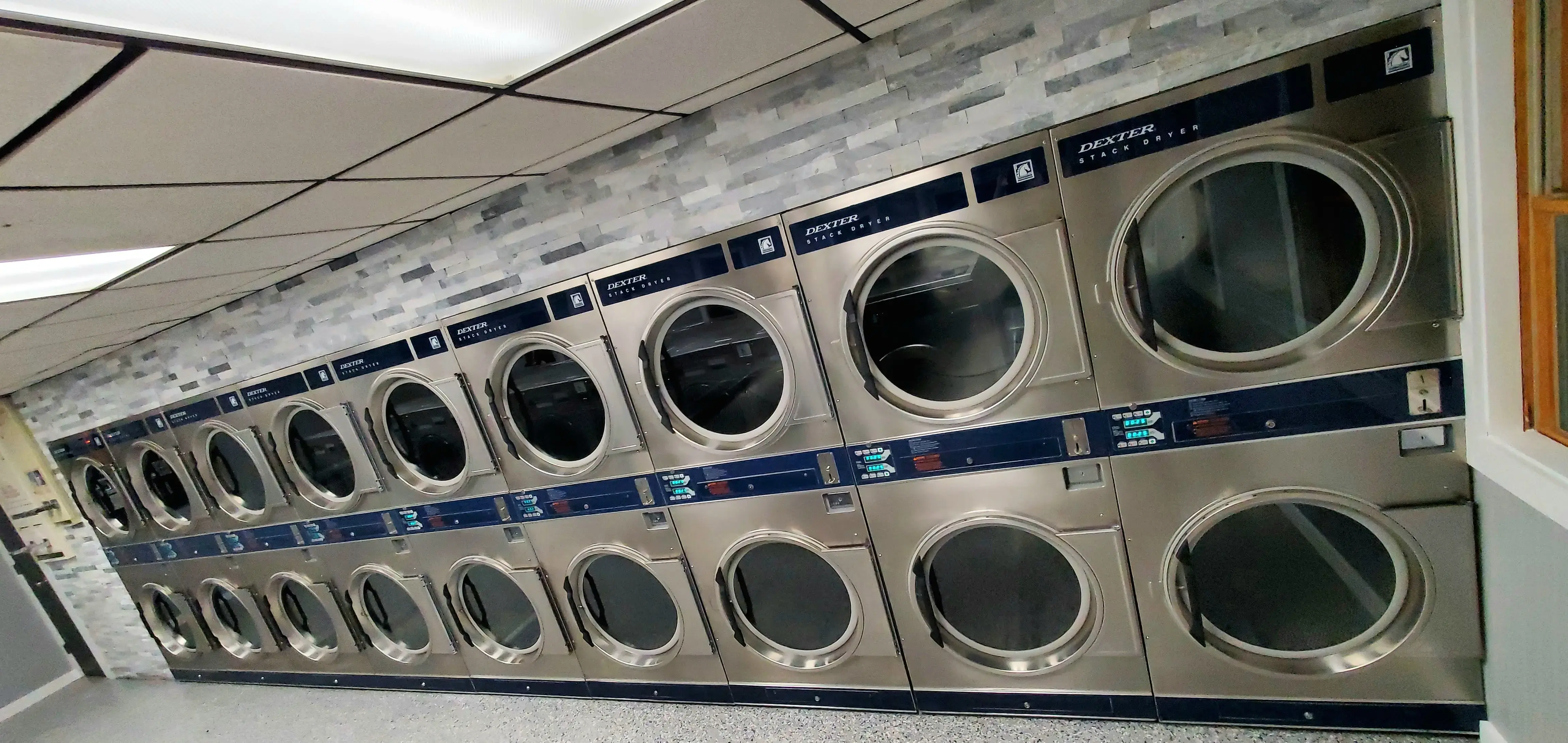 Blue Hill Laundry - Image 5
