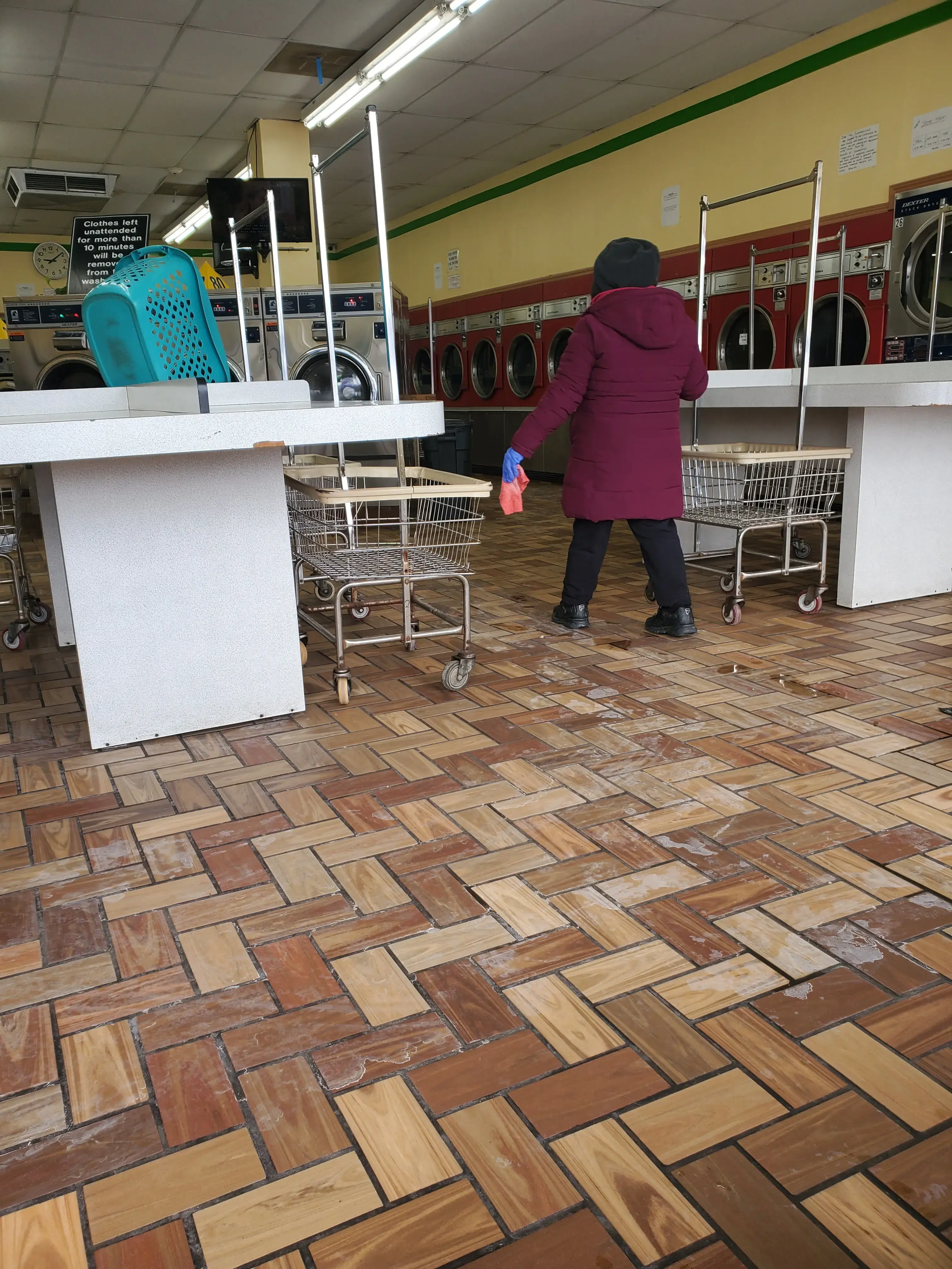 Blue Island Laundry - Image 15