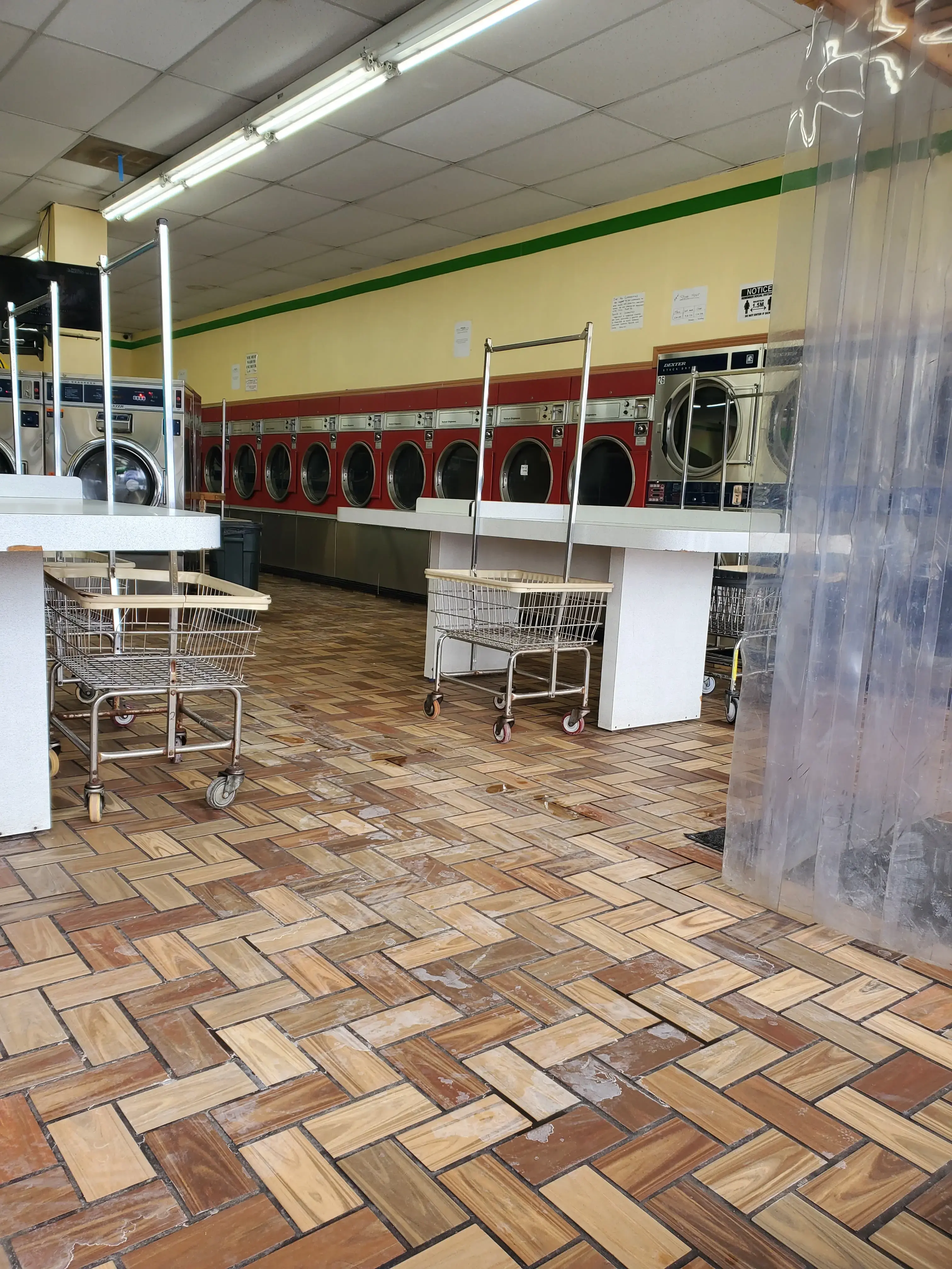 Blue Island Laundry - Image 12