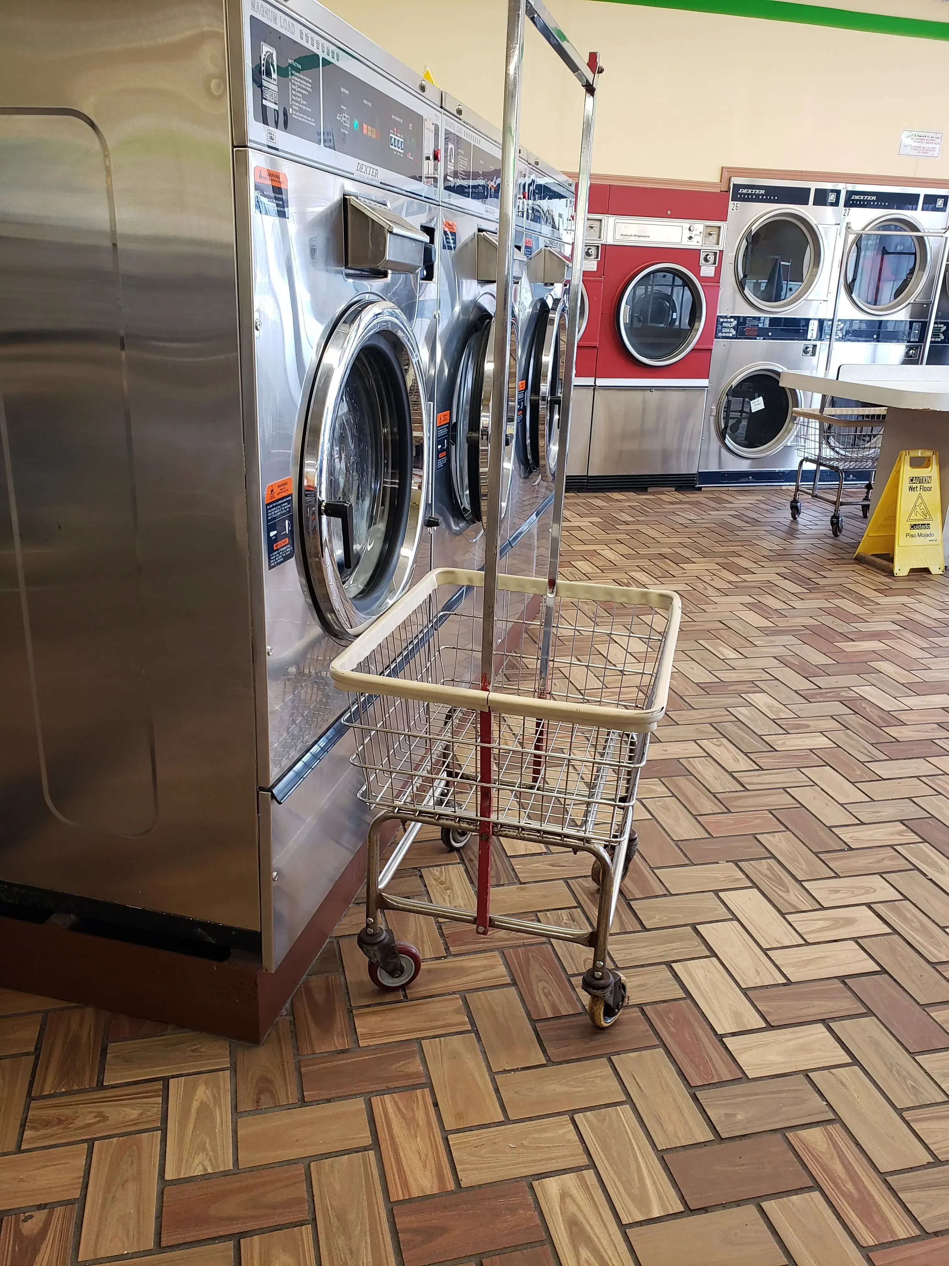 Blue Island Laundry thumbnail 16