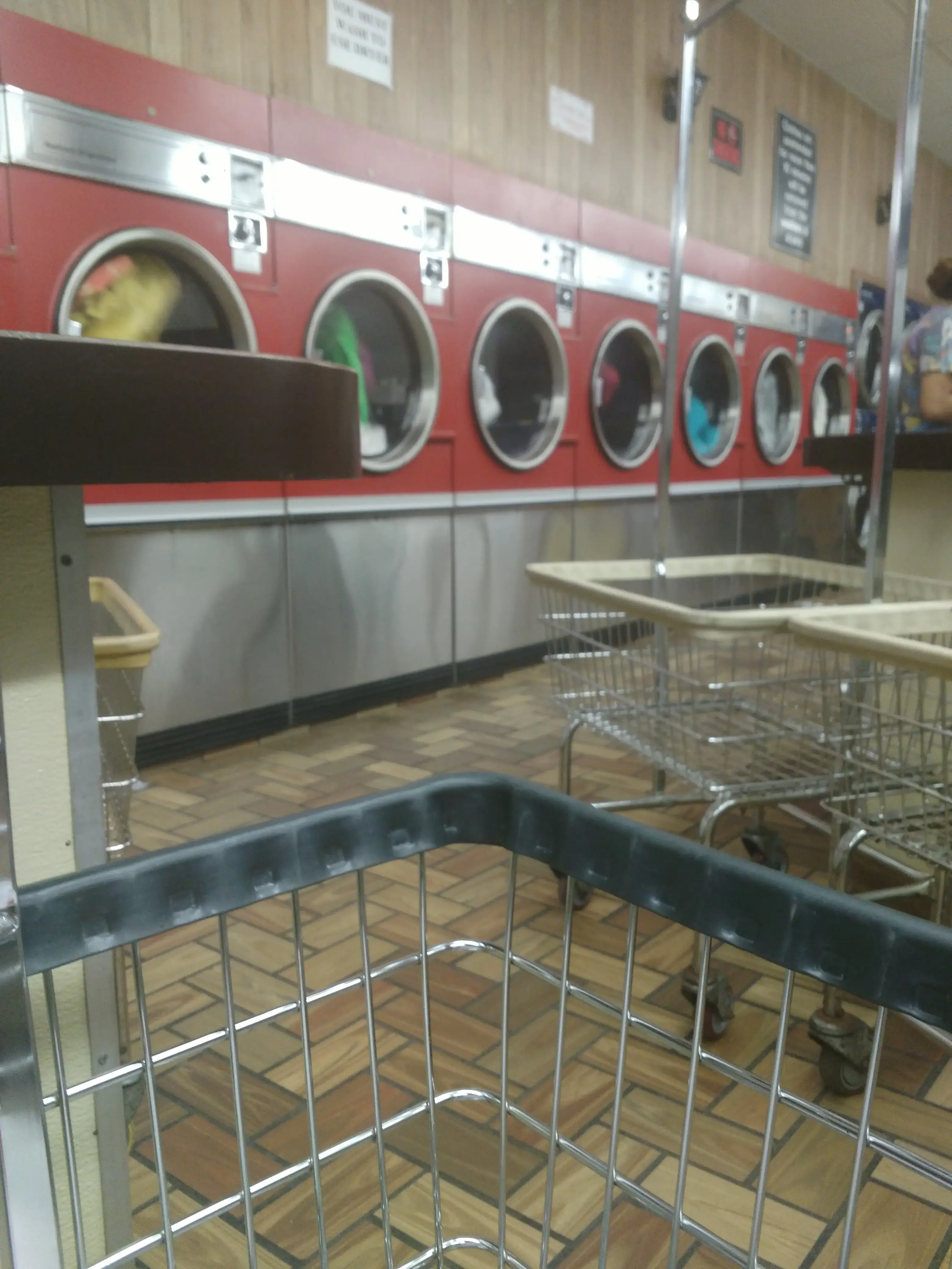 Blue Island Laundry - Image 9