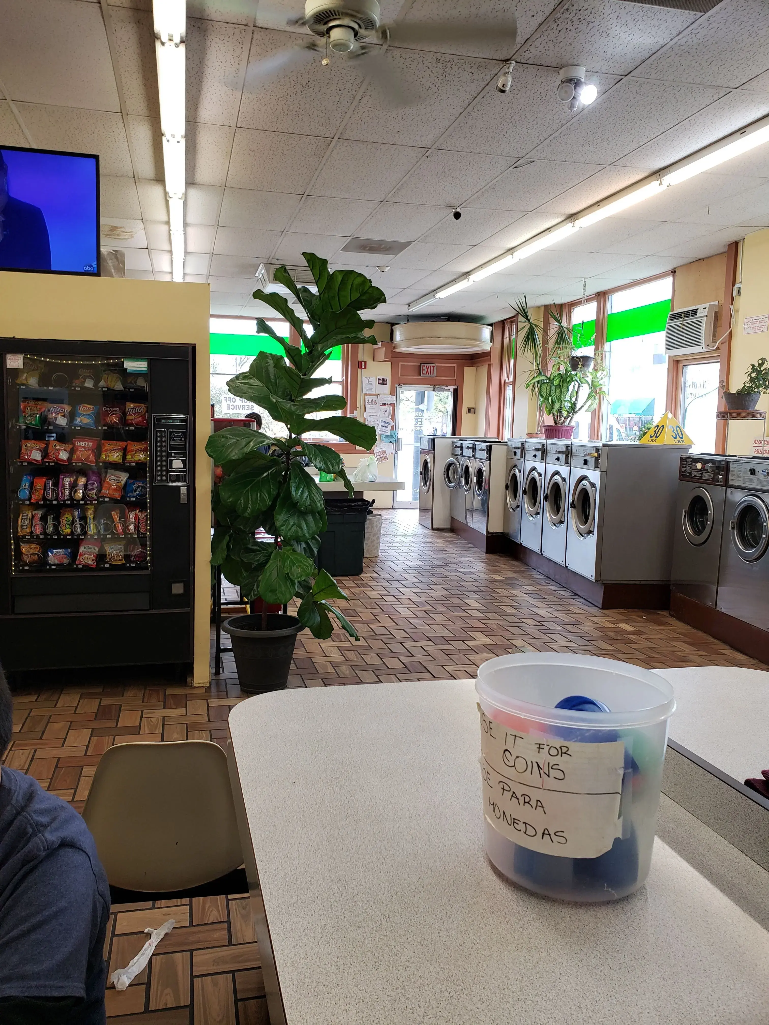 Blue Island Laundry - Image 6