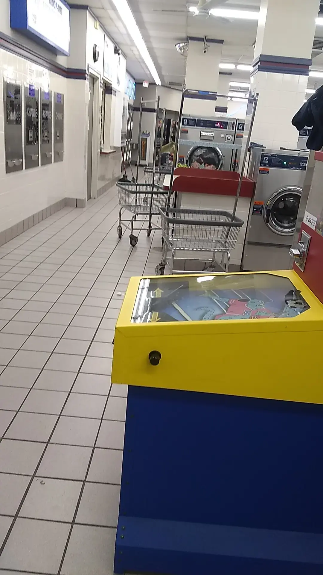 Blue Kangaroo Coin Laundry - Image 9