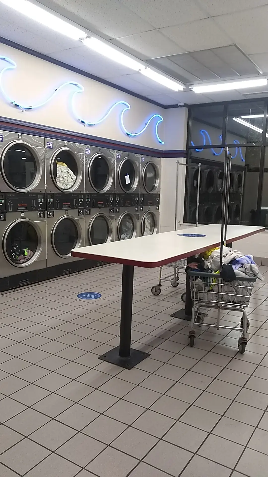 Blue Kangaroo Coin Laundry - Image 2