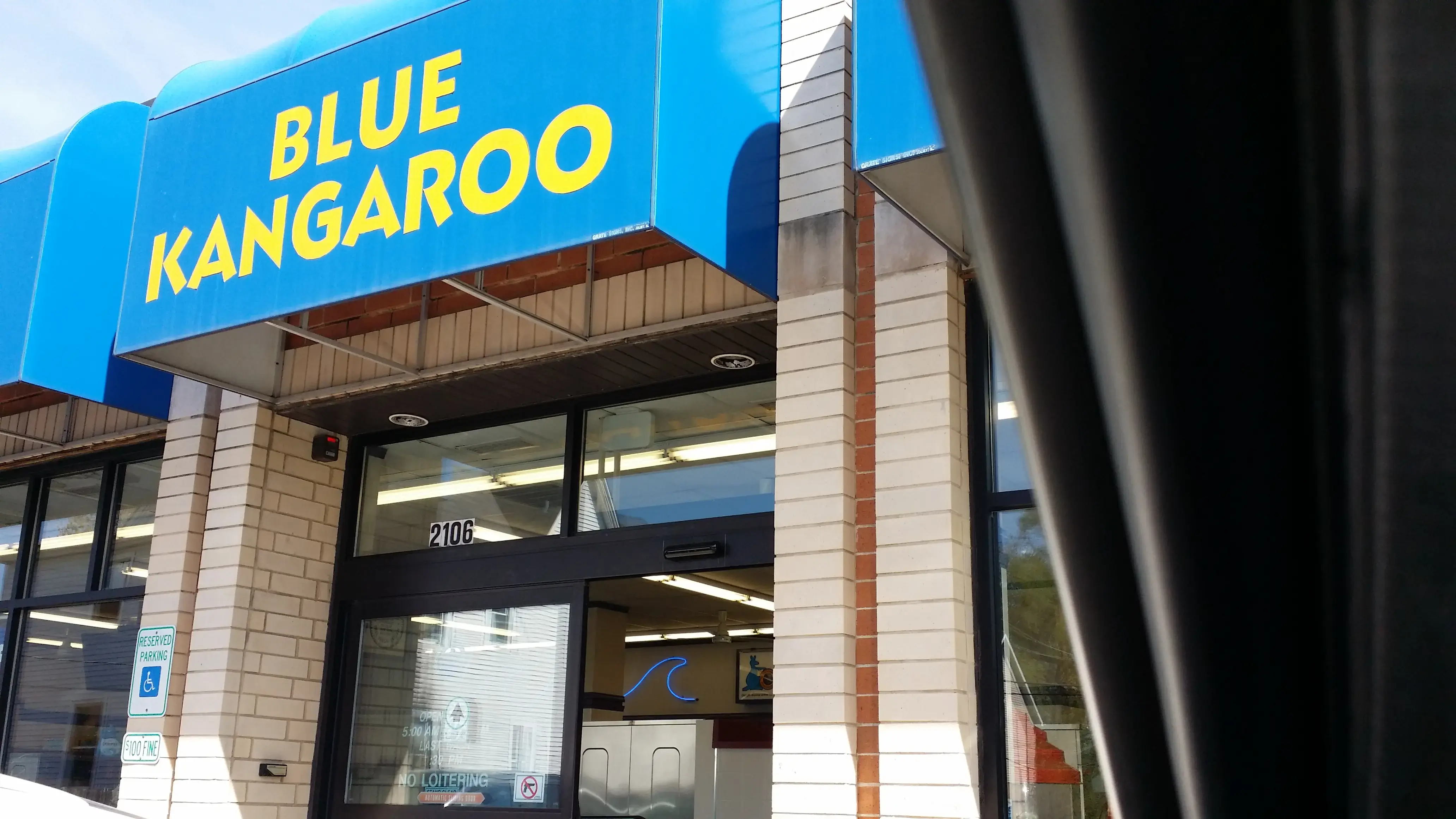 Blue Kangaroo Coin Laundry thumbnail 6