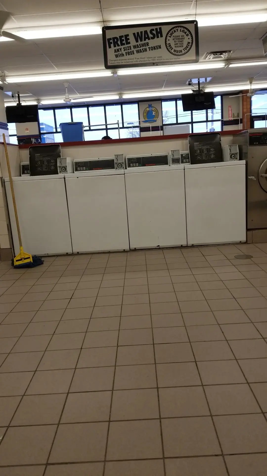 Blue Kangaroo Coin Laundry thumbnail 6