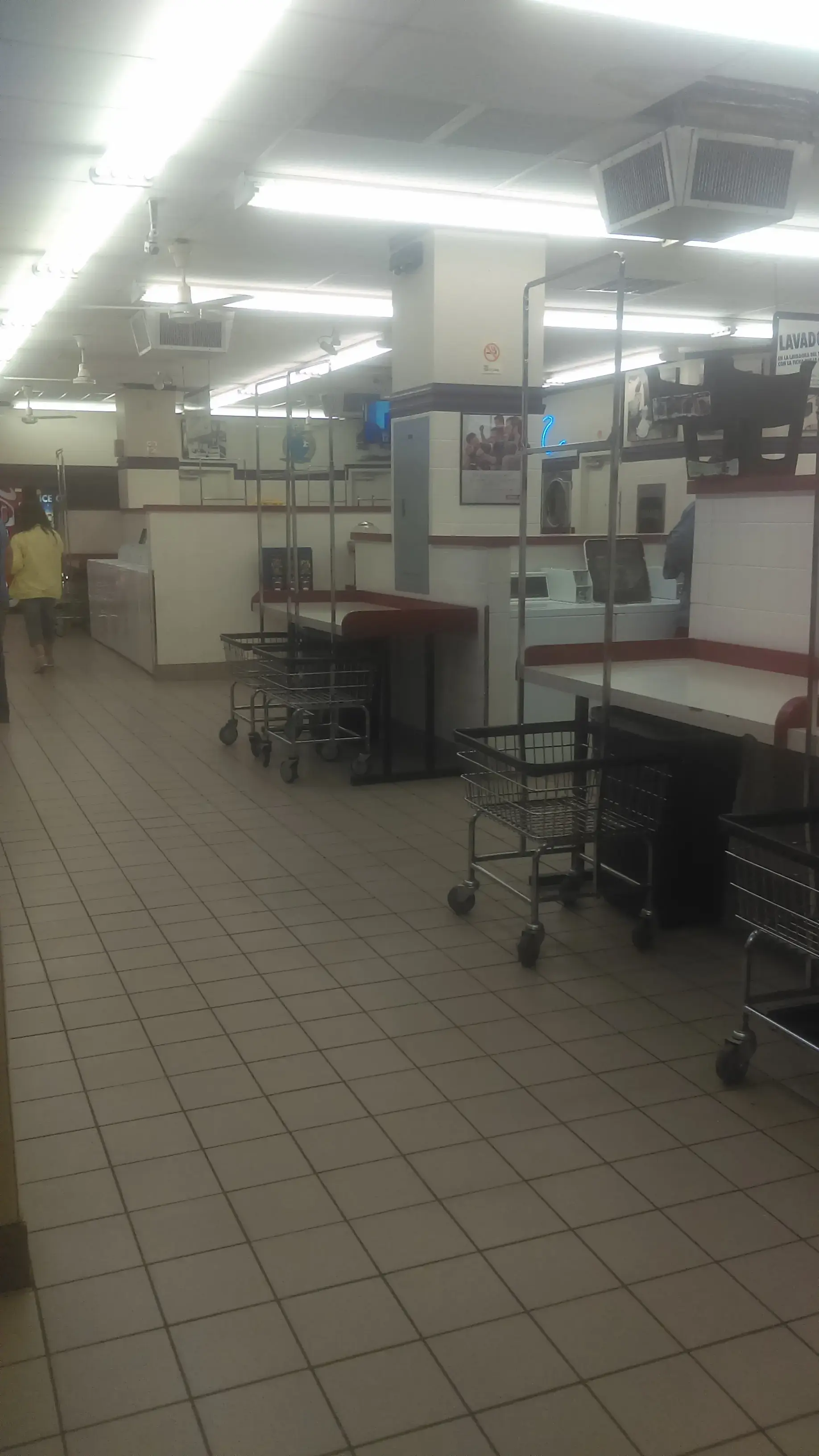 Blue Kangaroo Coin Laundry - Image 16
