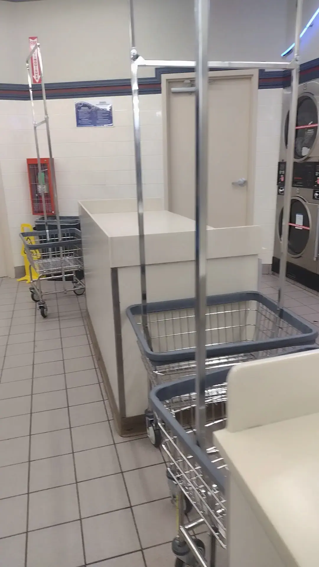Blue Kangaroo Coin Laundry - Image 15