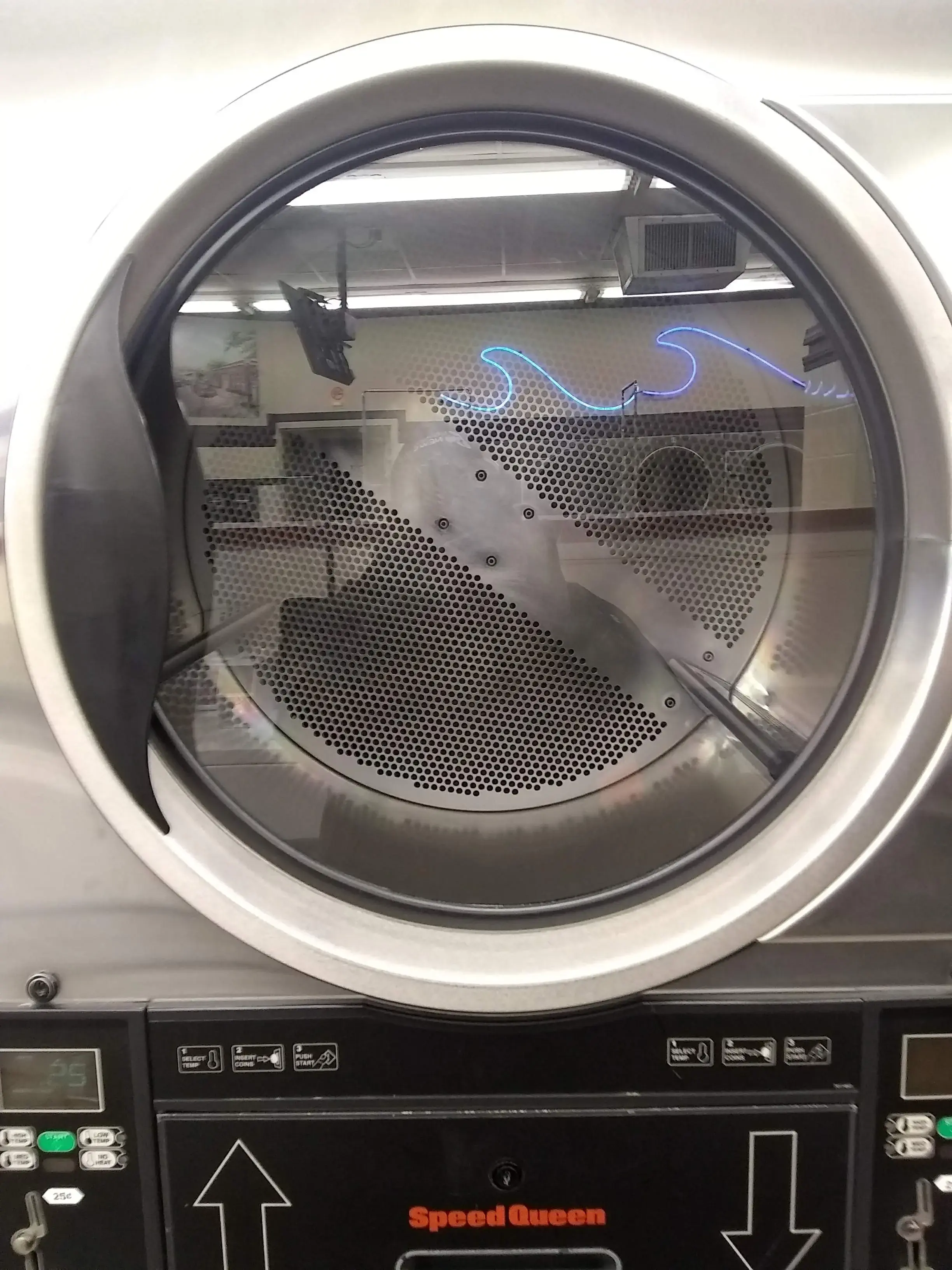 Blue Kangaroo Coin Laundry - Image 11