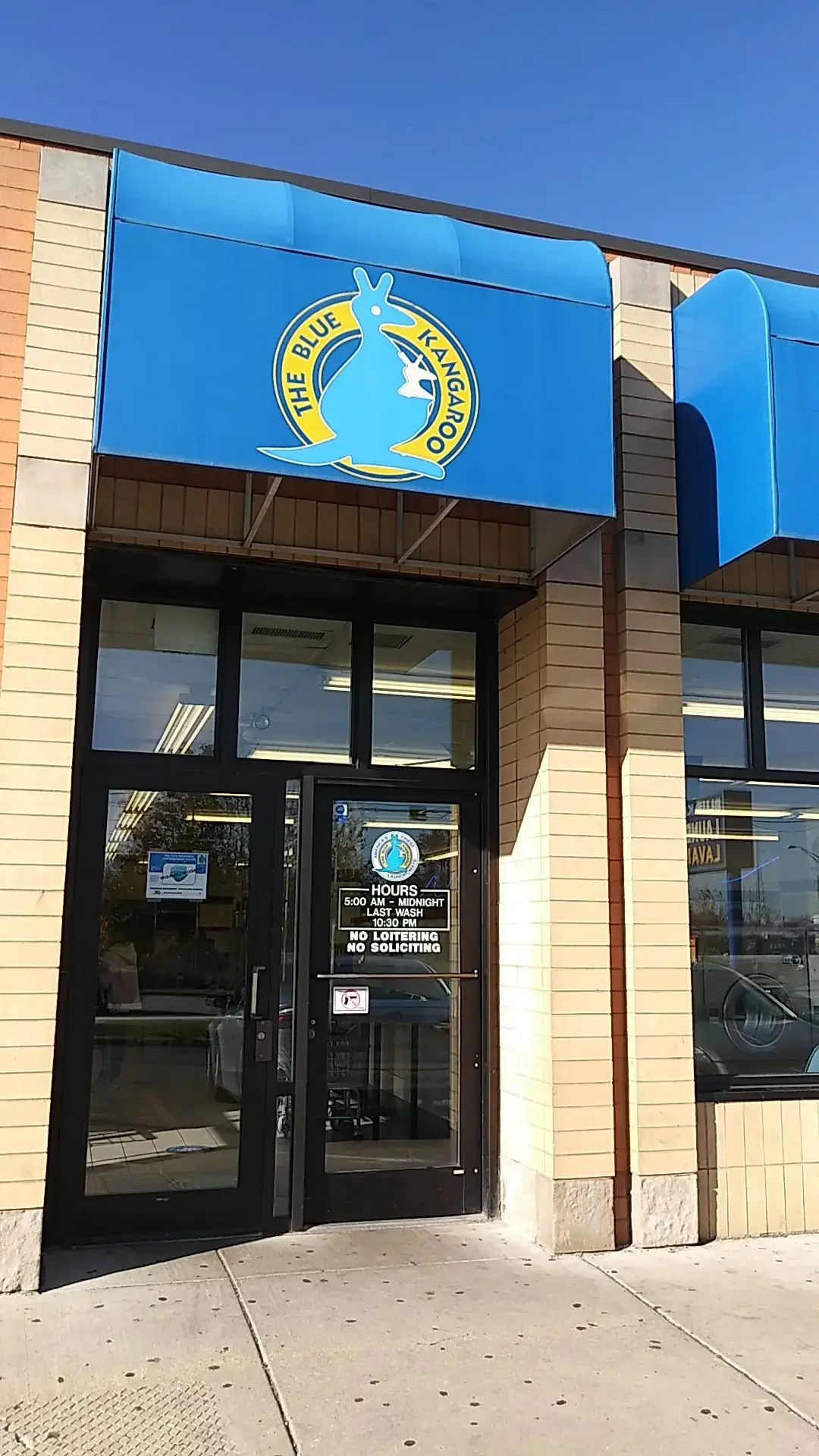 Blue Kangaroo Coin Laundry thumbnail 4