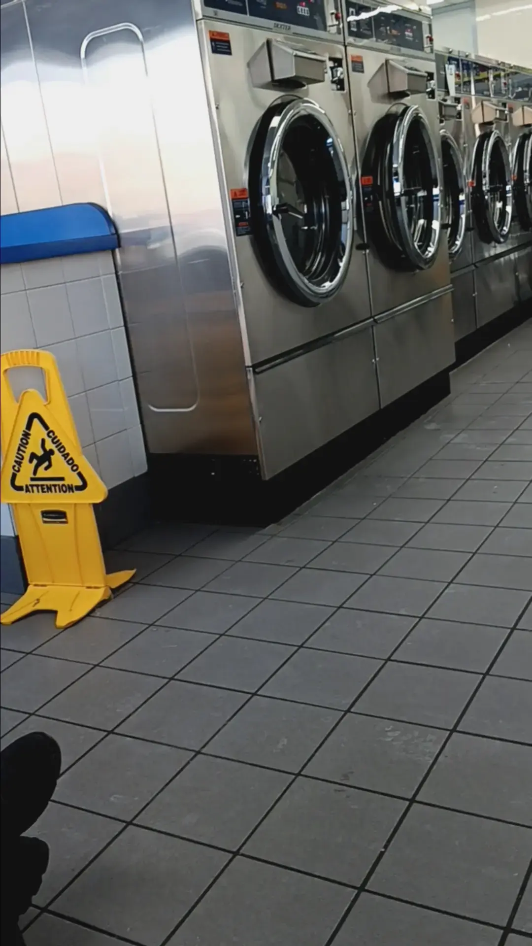 Blue Kangaroo Coin Laundry - Image 20