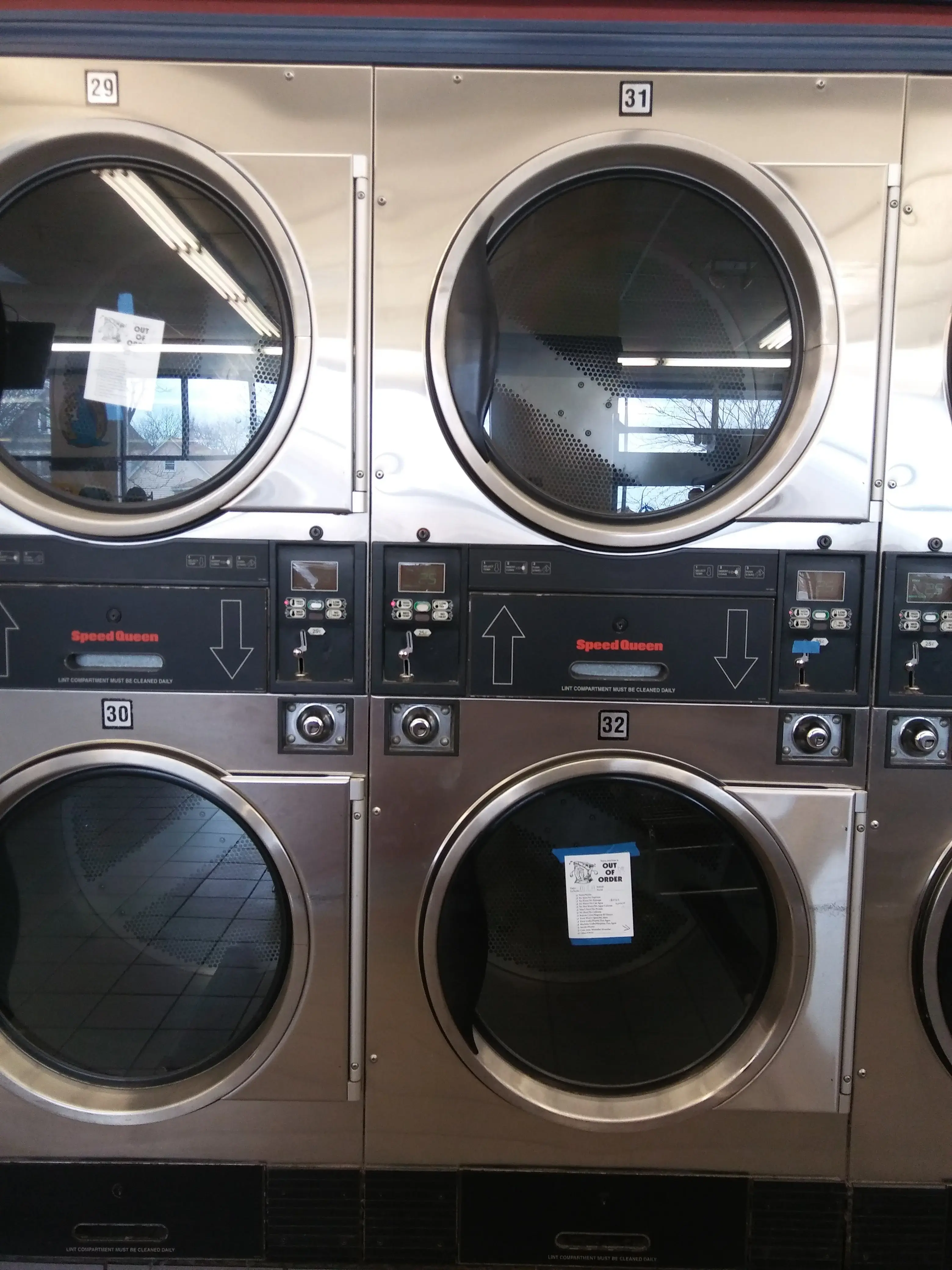 Blue Kangaroo Coin Laundry thumbnail 2