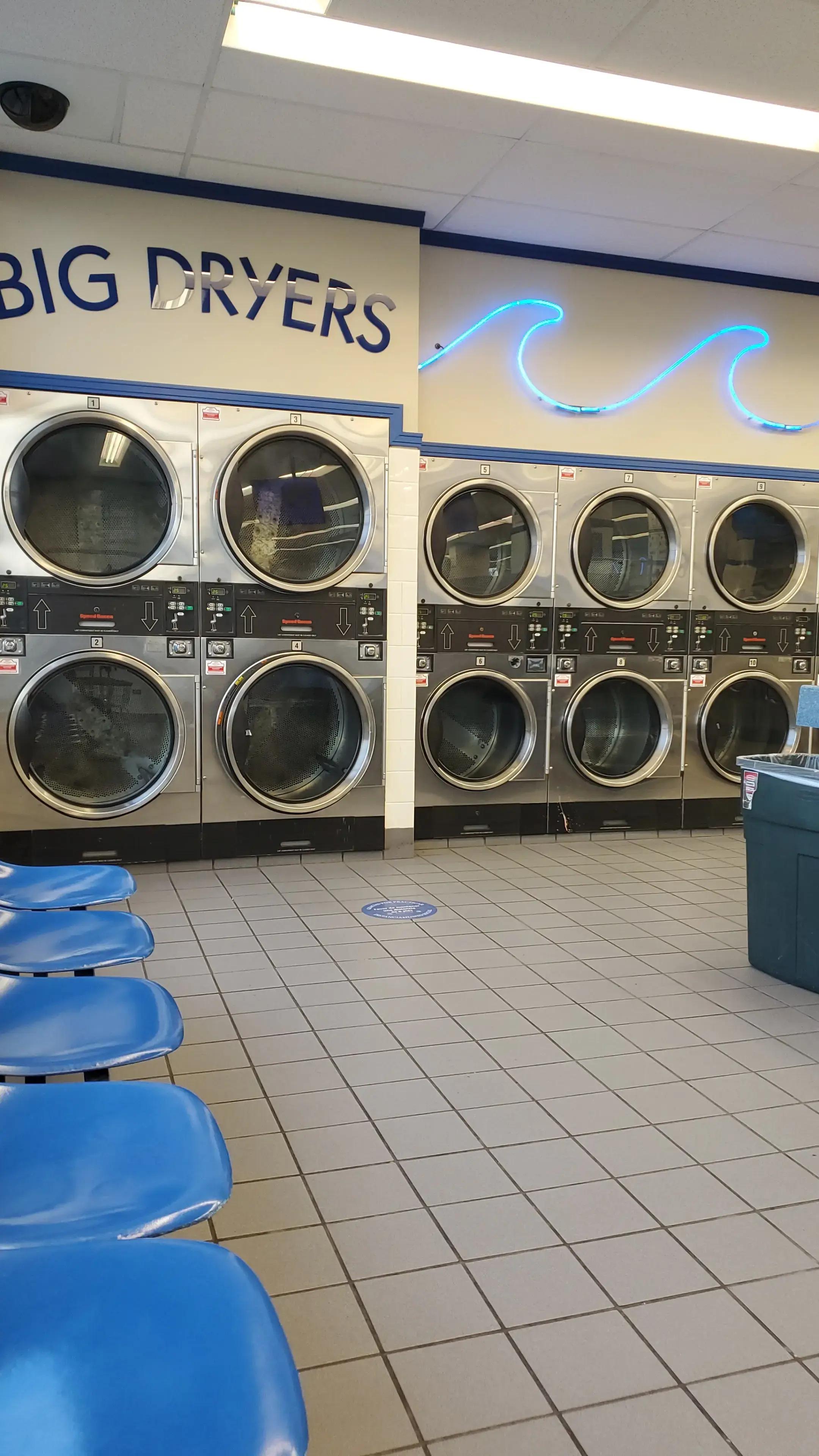 Blue Kangaroo Coin Laundry thumbnail 14