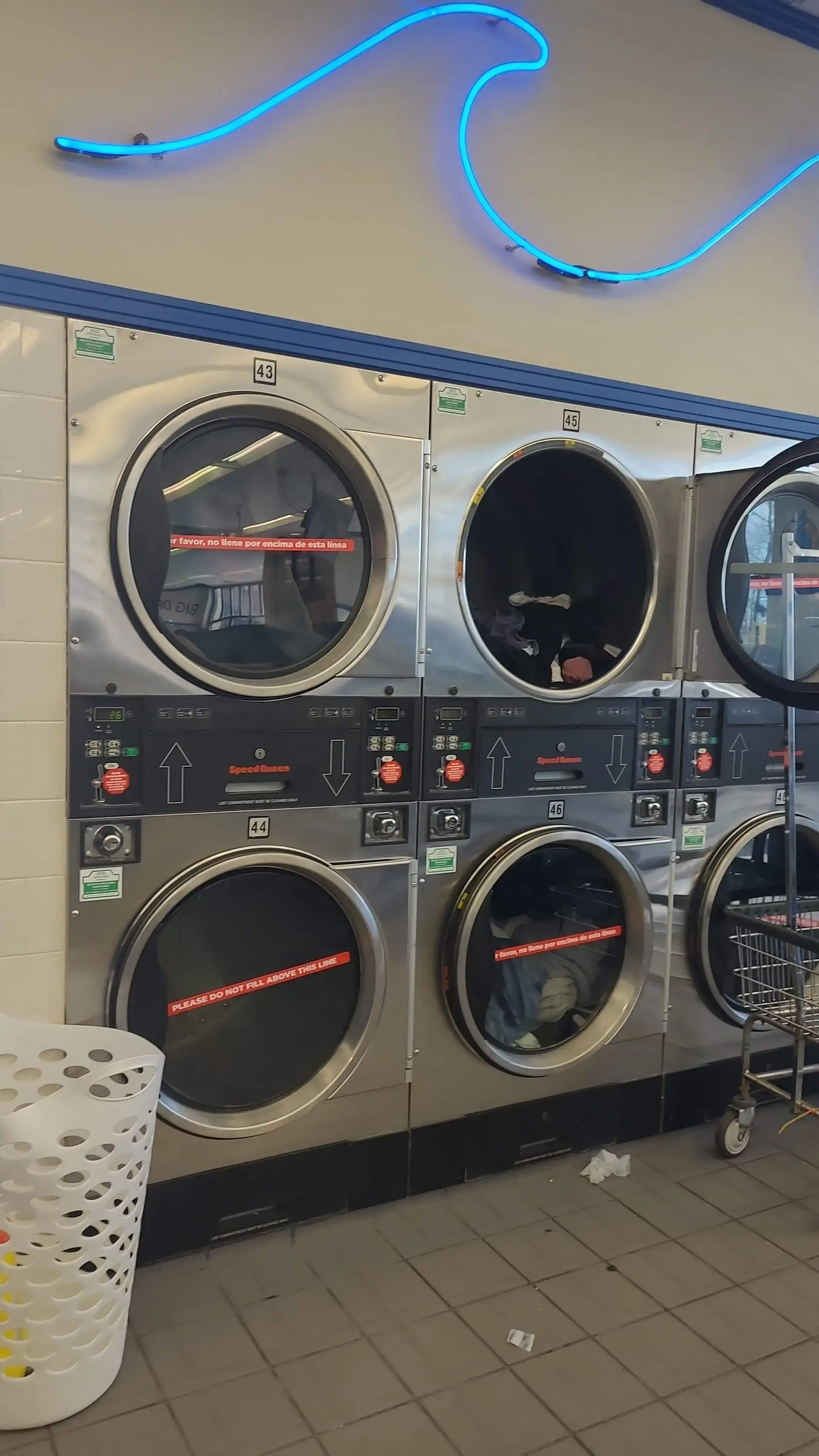 Blue Kangaroo Coin Laundry thumbnail 13