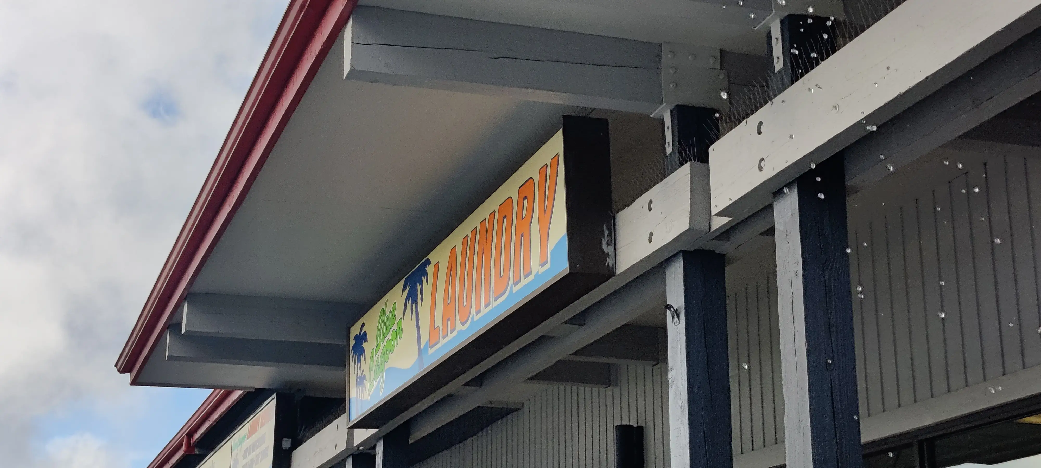 Blue Lagoon Laundry - Image 19