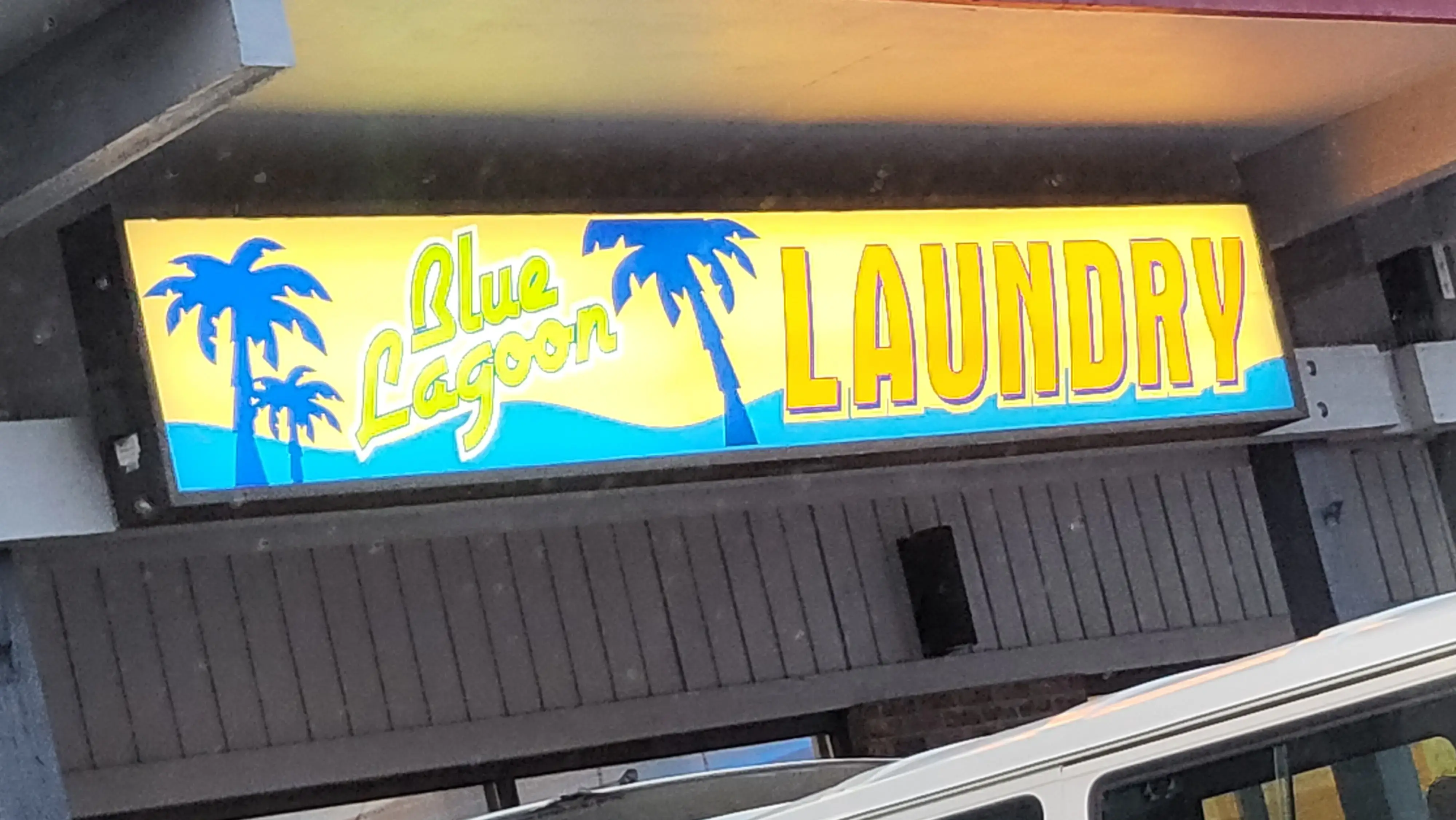 Blue Lagoon Laundry - Image 13