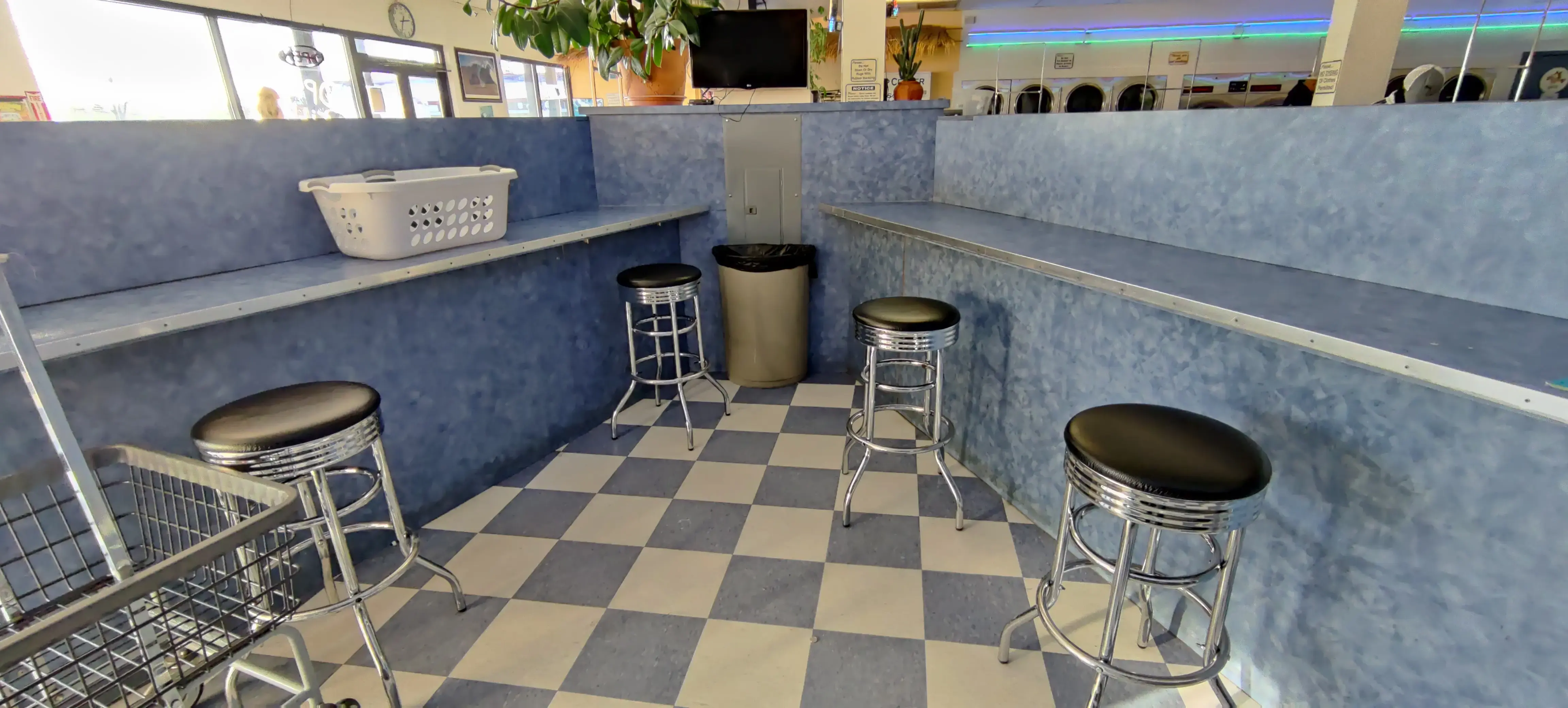 Blue Lagoon Laundry - Image 15