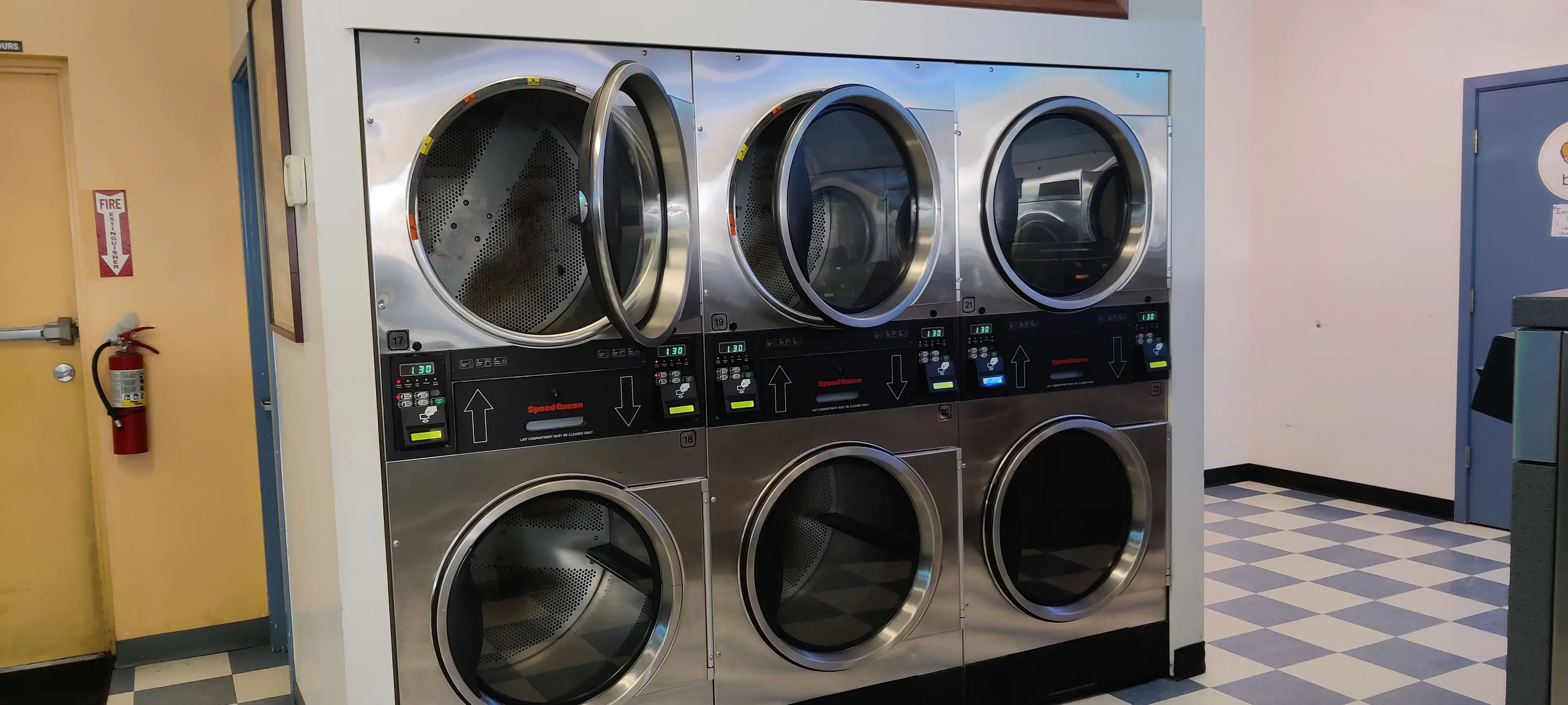 Blue Lagoon Laundry - Image 17