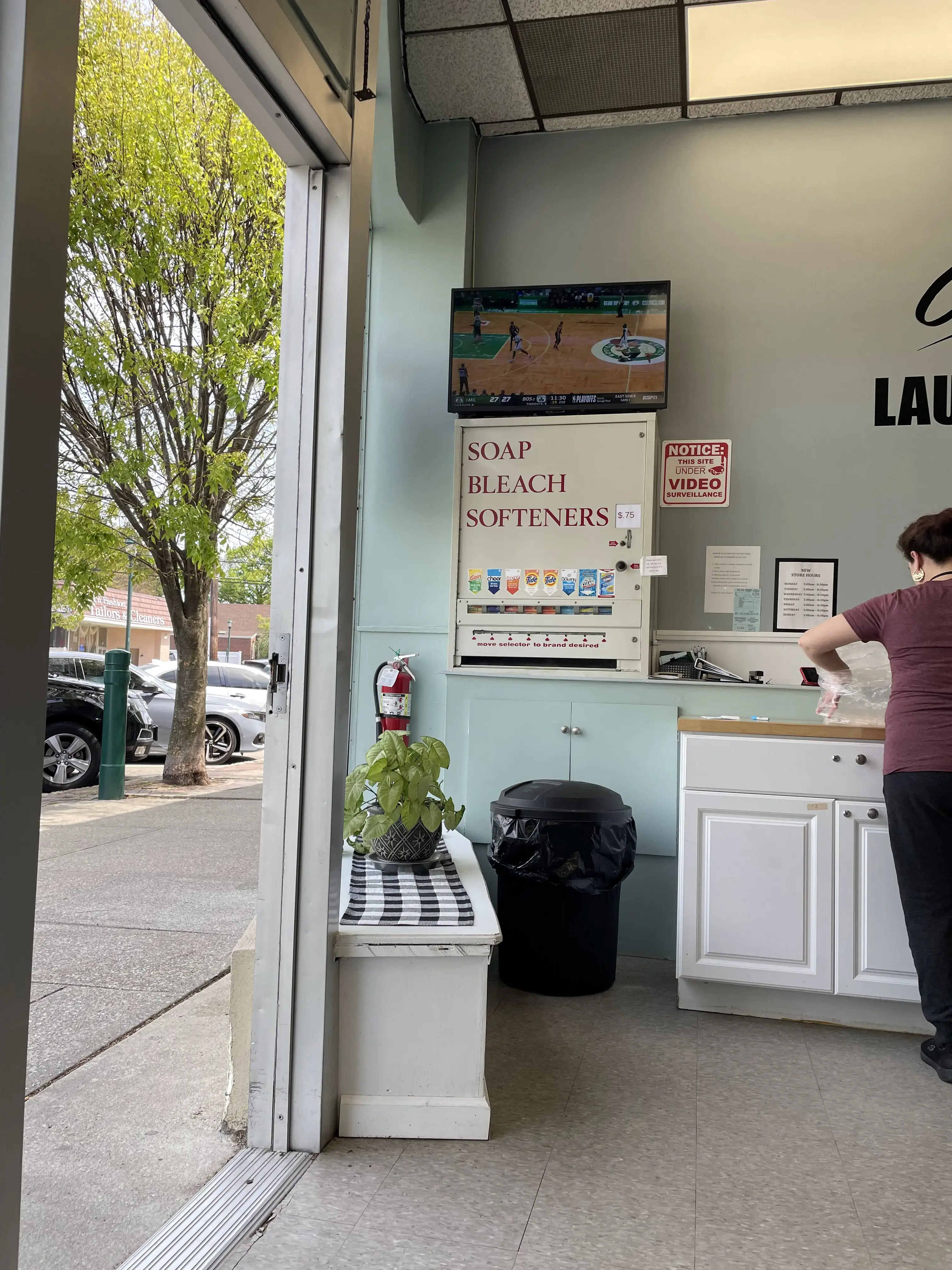 Blue Sky Laundromat - Maywood NJ - Image 10
