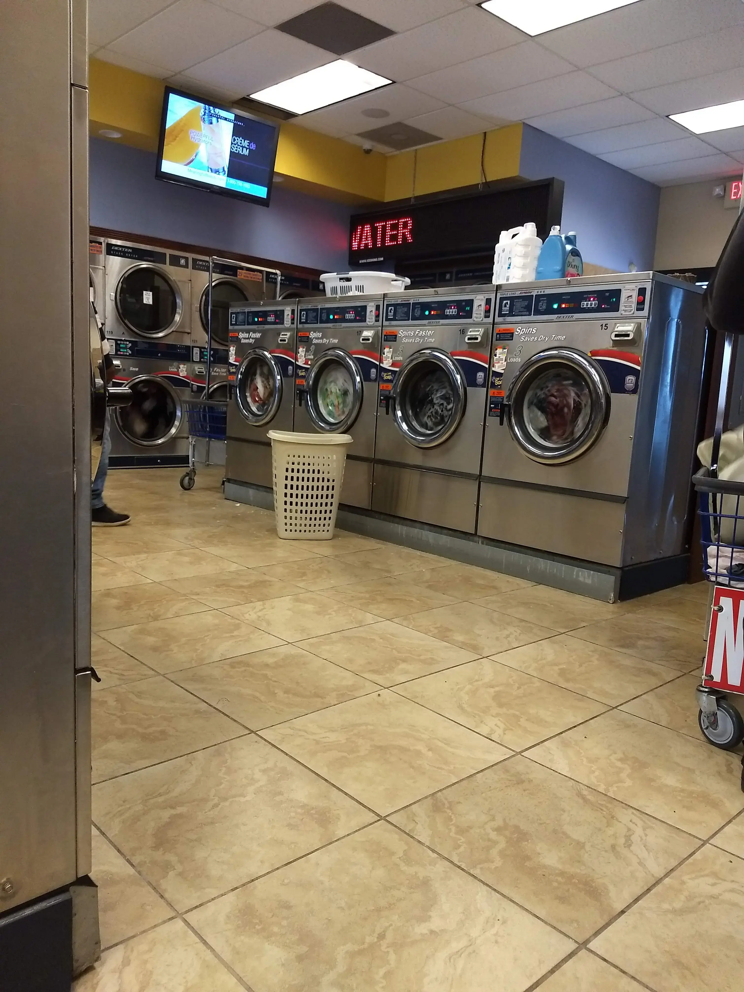 Blue Water Express Laundry thumbnail 20