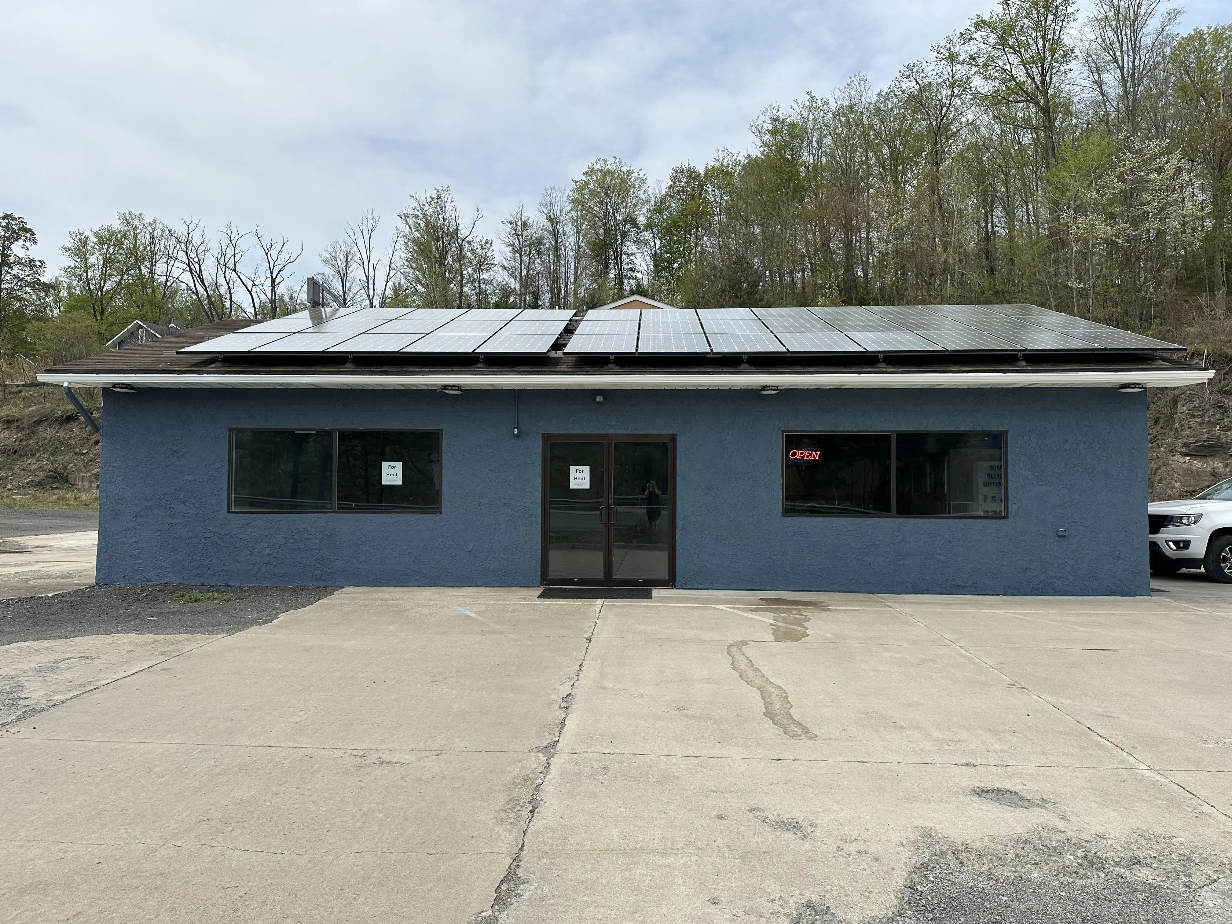 Bluestone Laundromat Dalton - Image 2