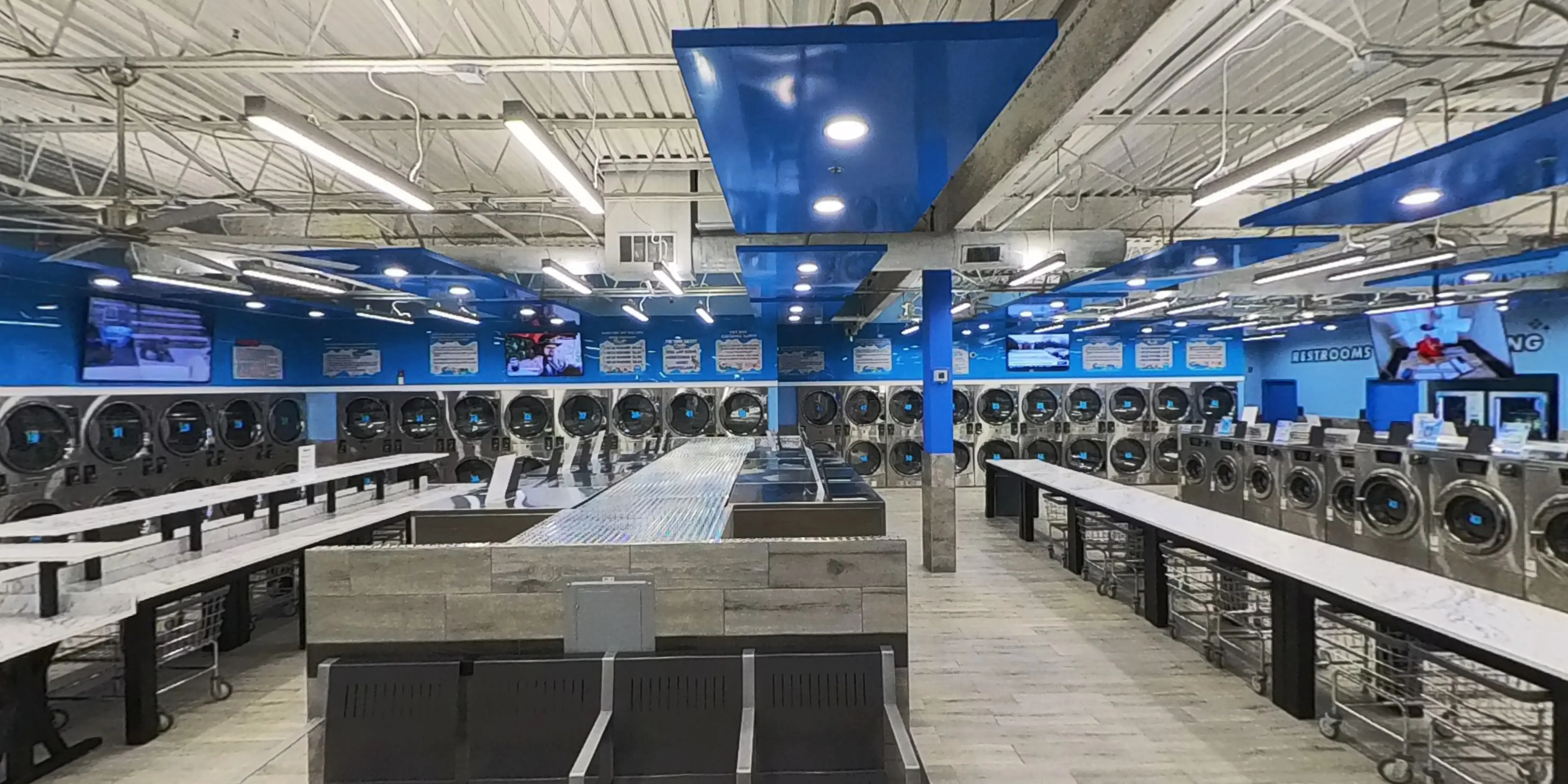 BlueWater Wash Laundromat thumbnail 6