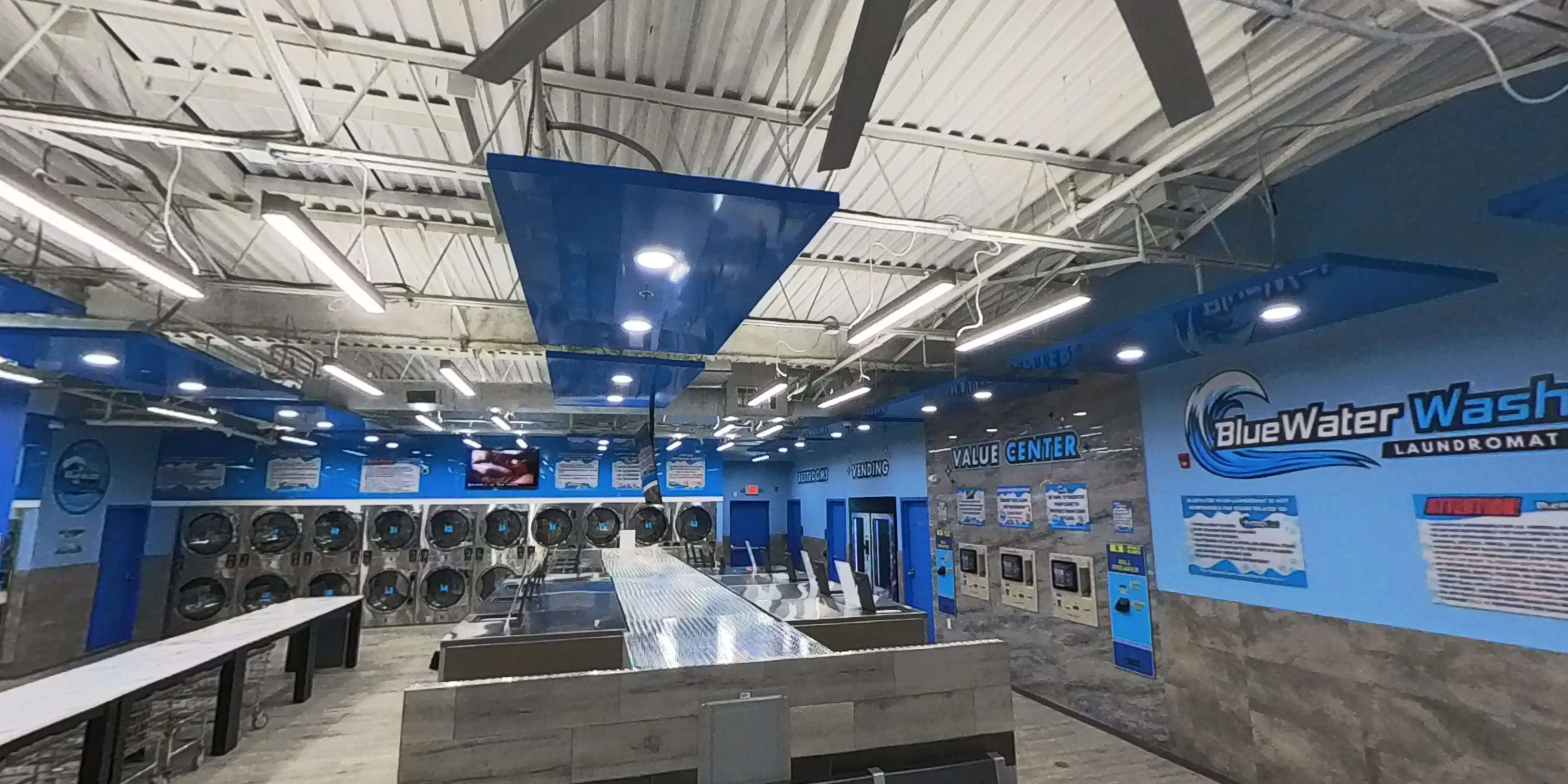 BlueWater Wash Laundromat thumbnail 9