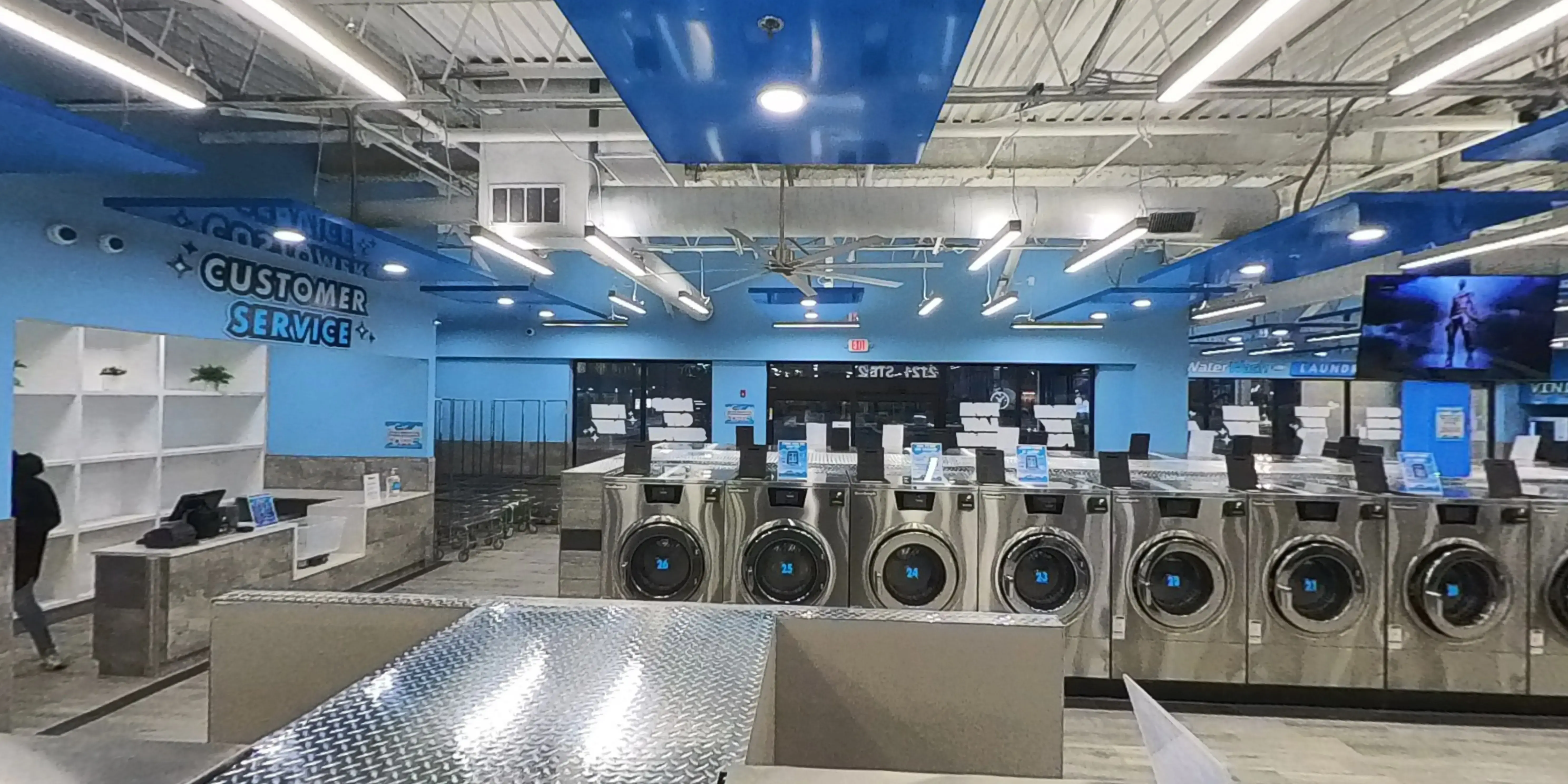 BlueWater Wash Laundromat thumbnail 16