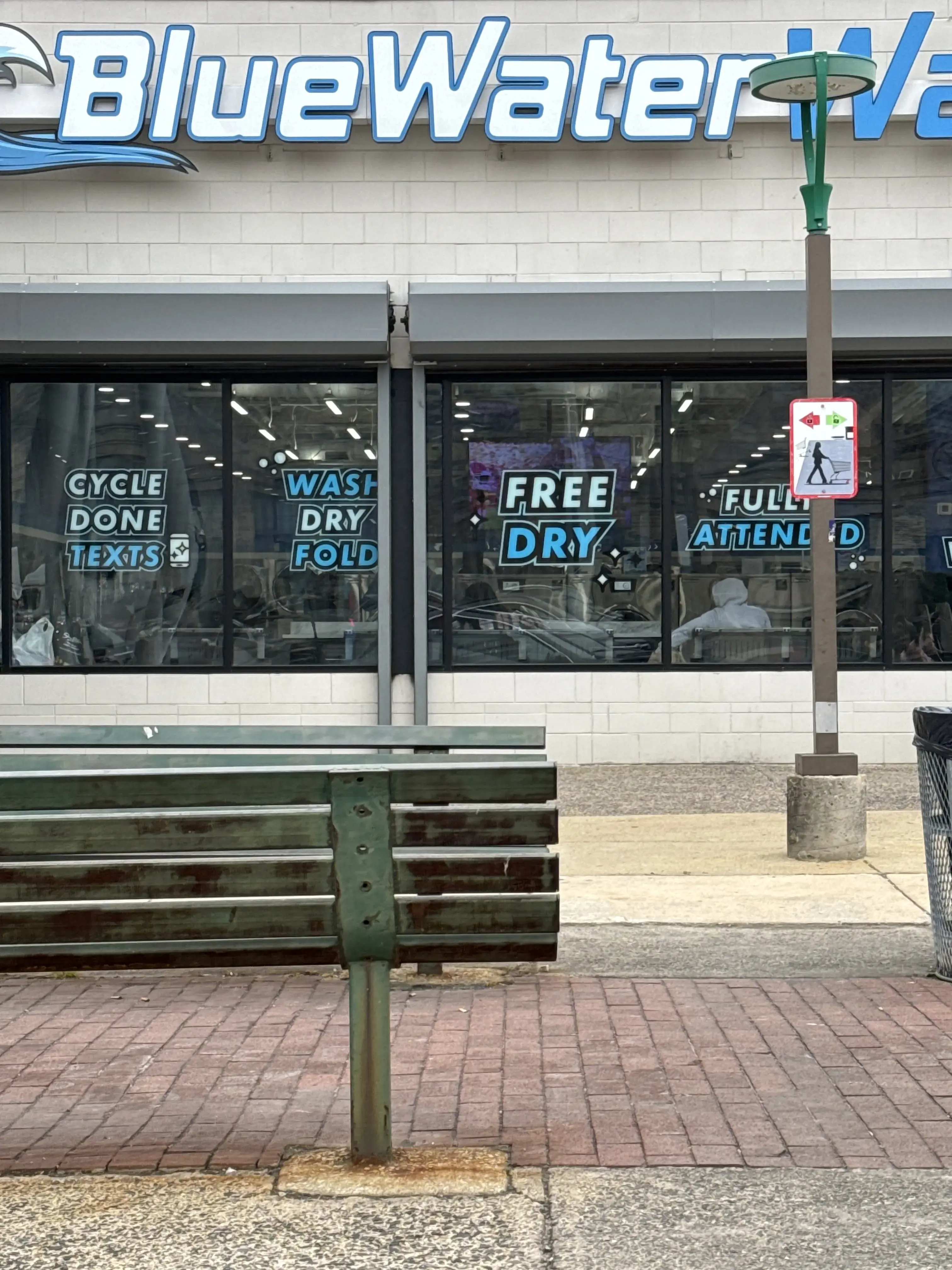 BlueWater Wash Laundromat thumbnail 7