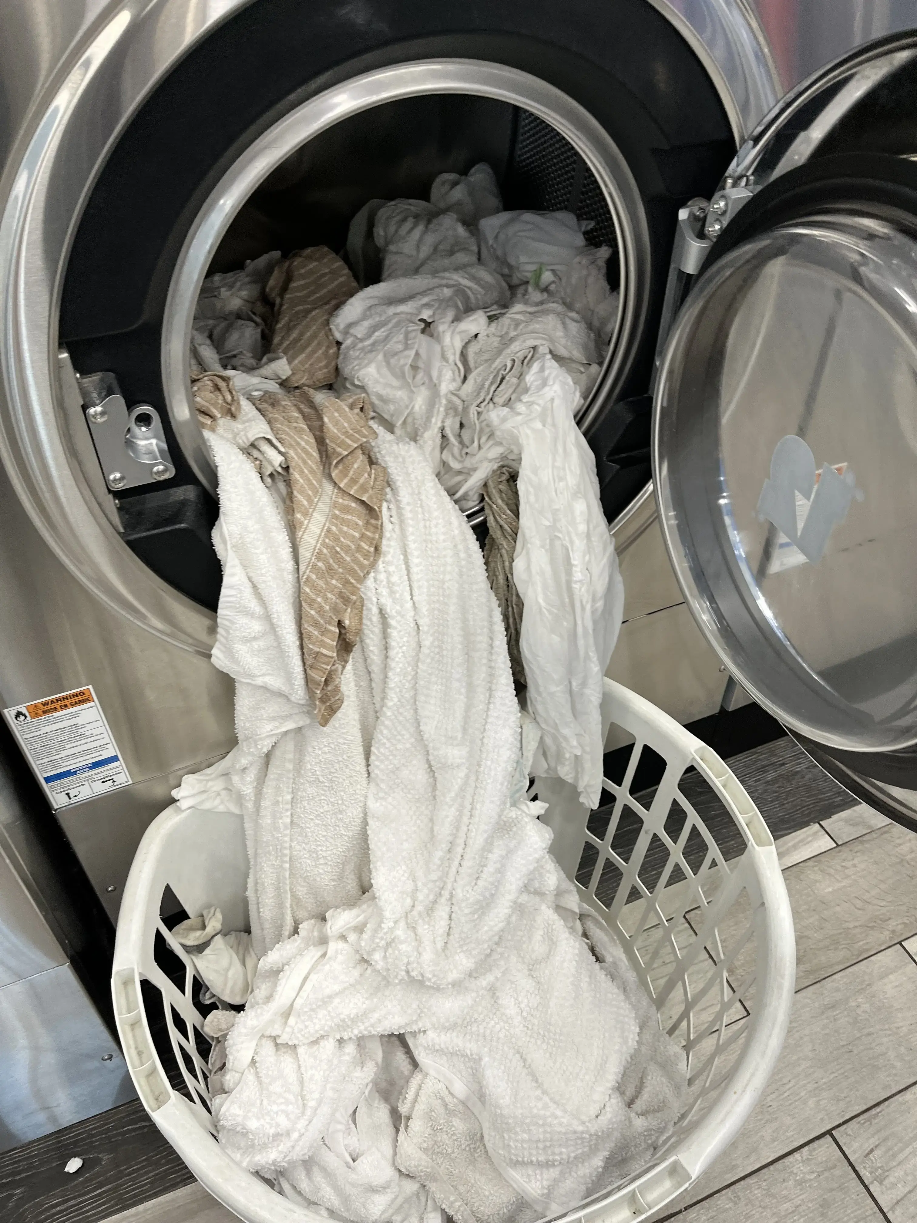 BlueWater Wash Laundromat thumbnail 15