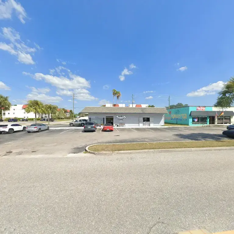 Bob's Laundry & Dry Cleaning - Image 18