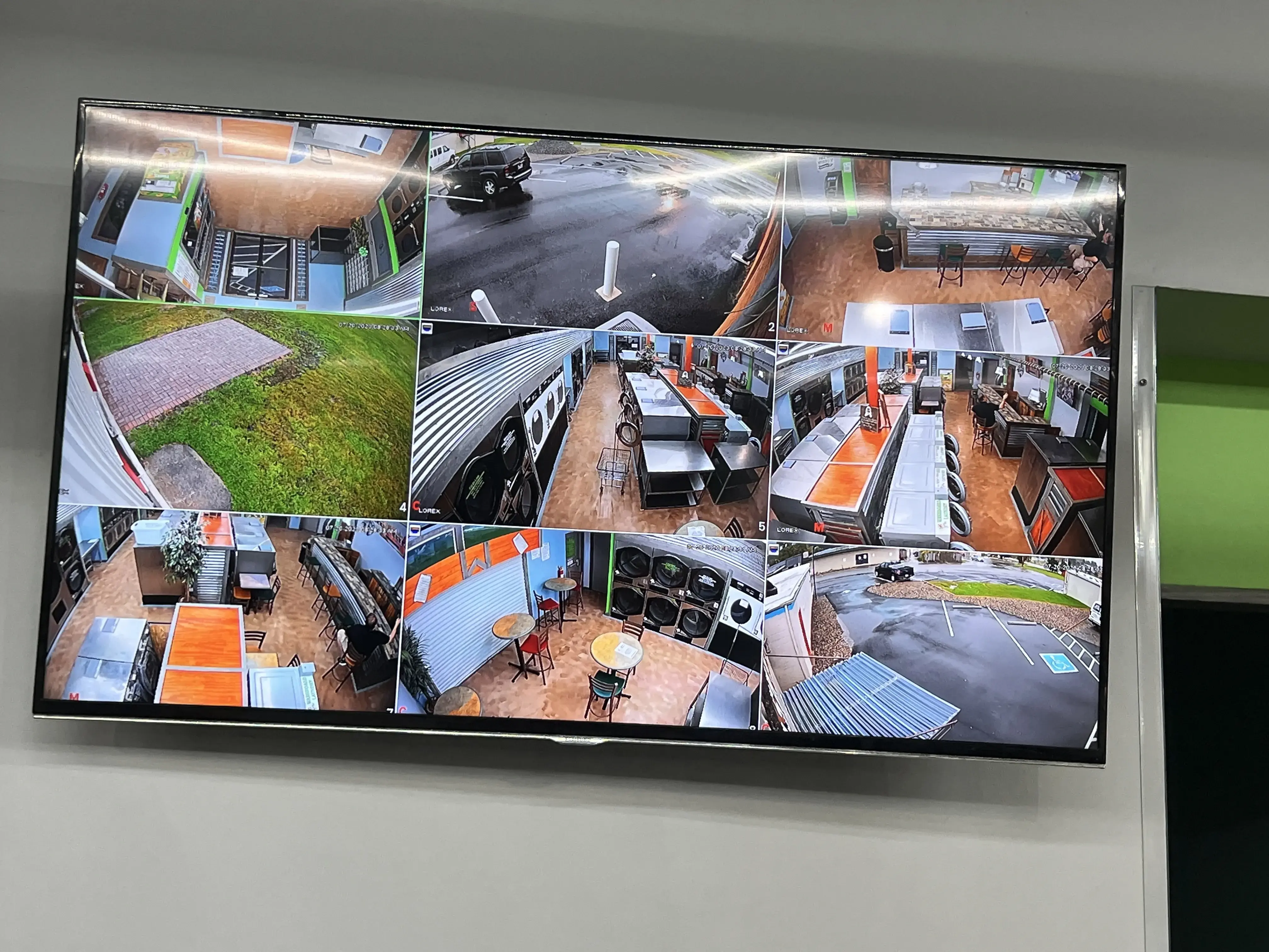 Bob's Washboard Laundromat - Image 19