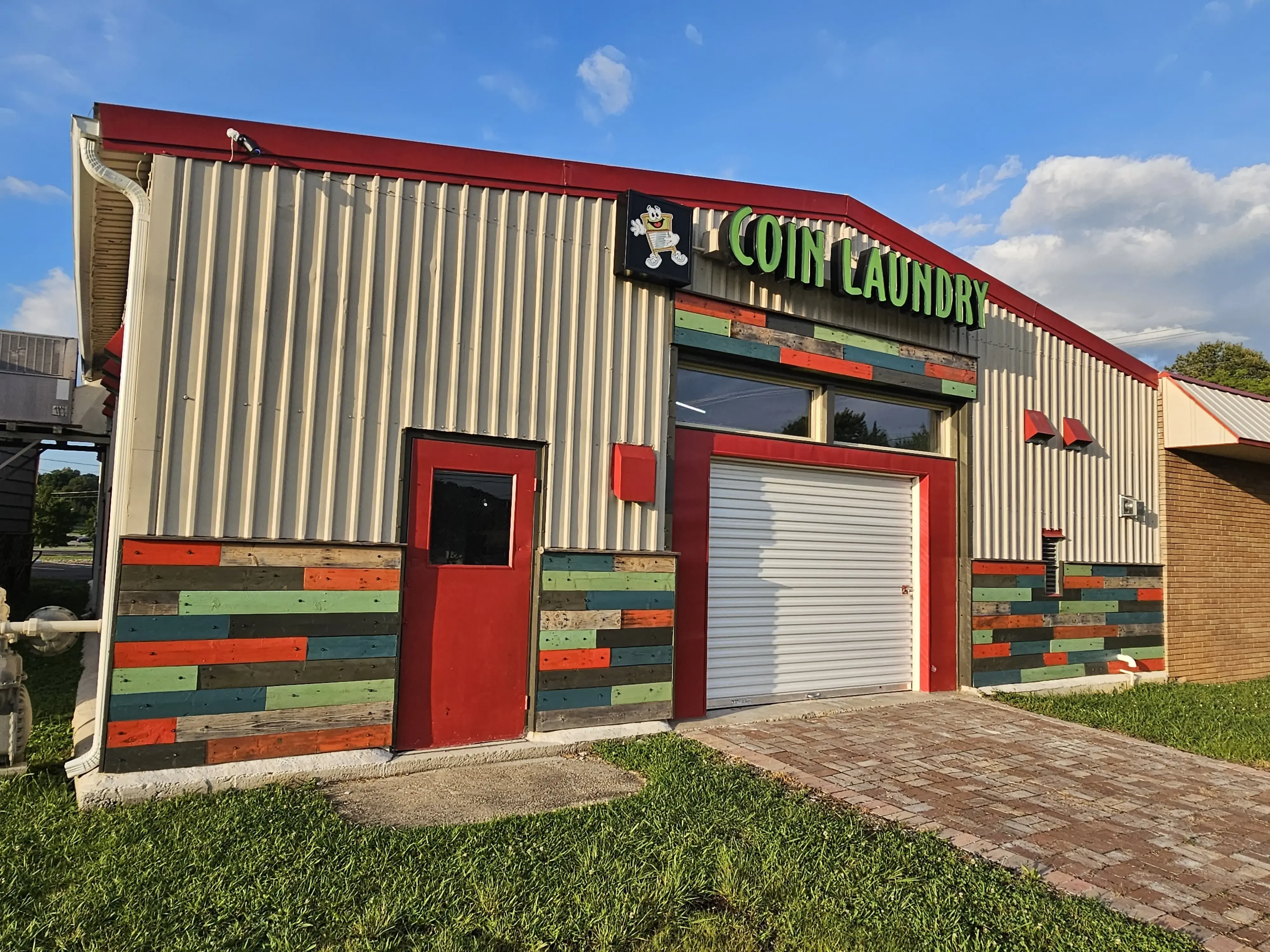 Bob's Washboard Laundromat thumbnail 10